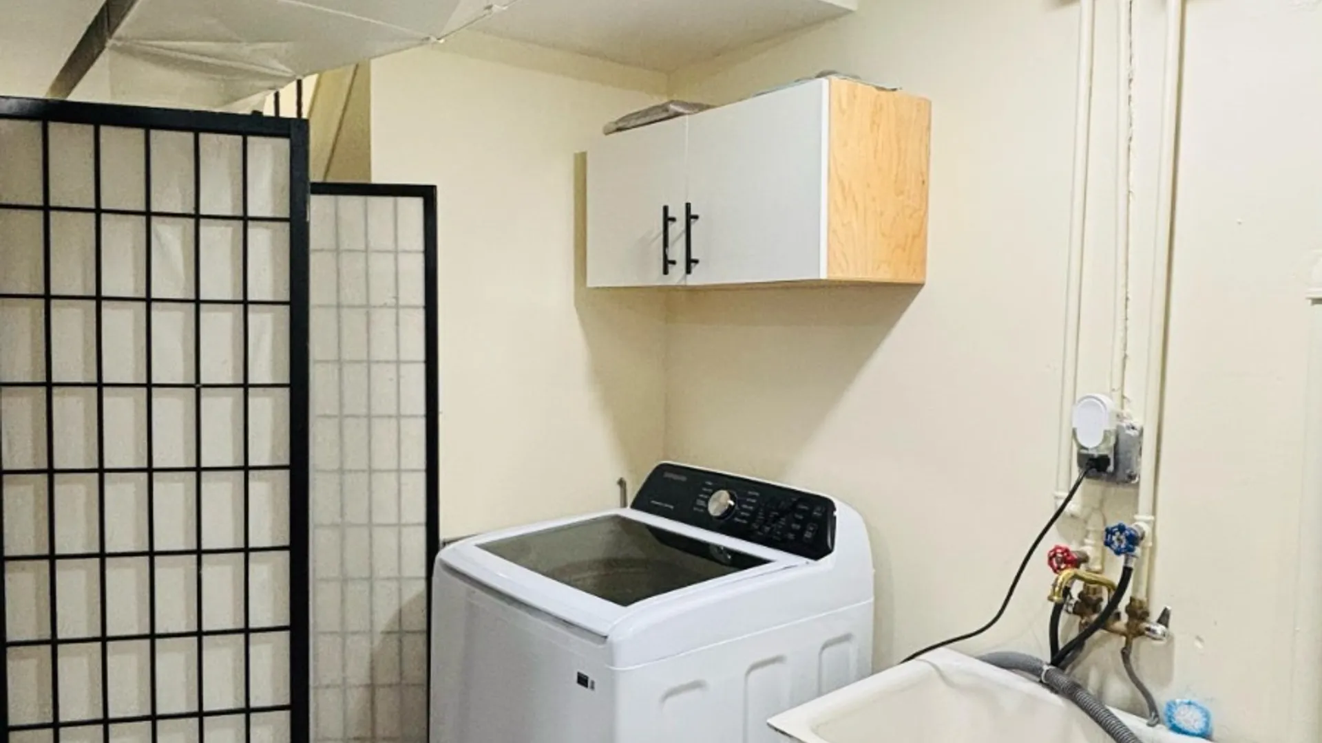 Property at 2935 Miles Ave, Bronx, NY 10465 10