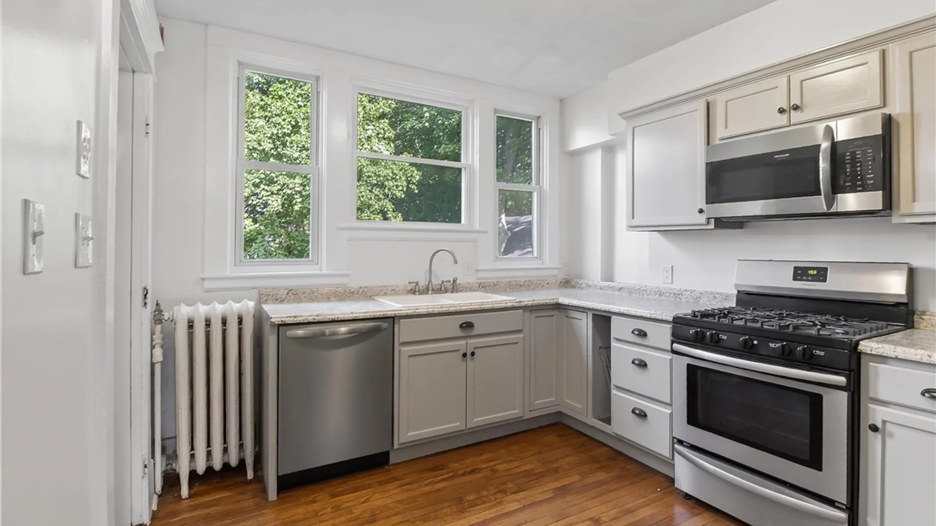 Property at 16 Huntington Place, New Hartford, NY 13413 8