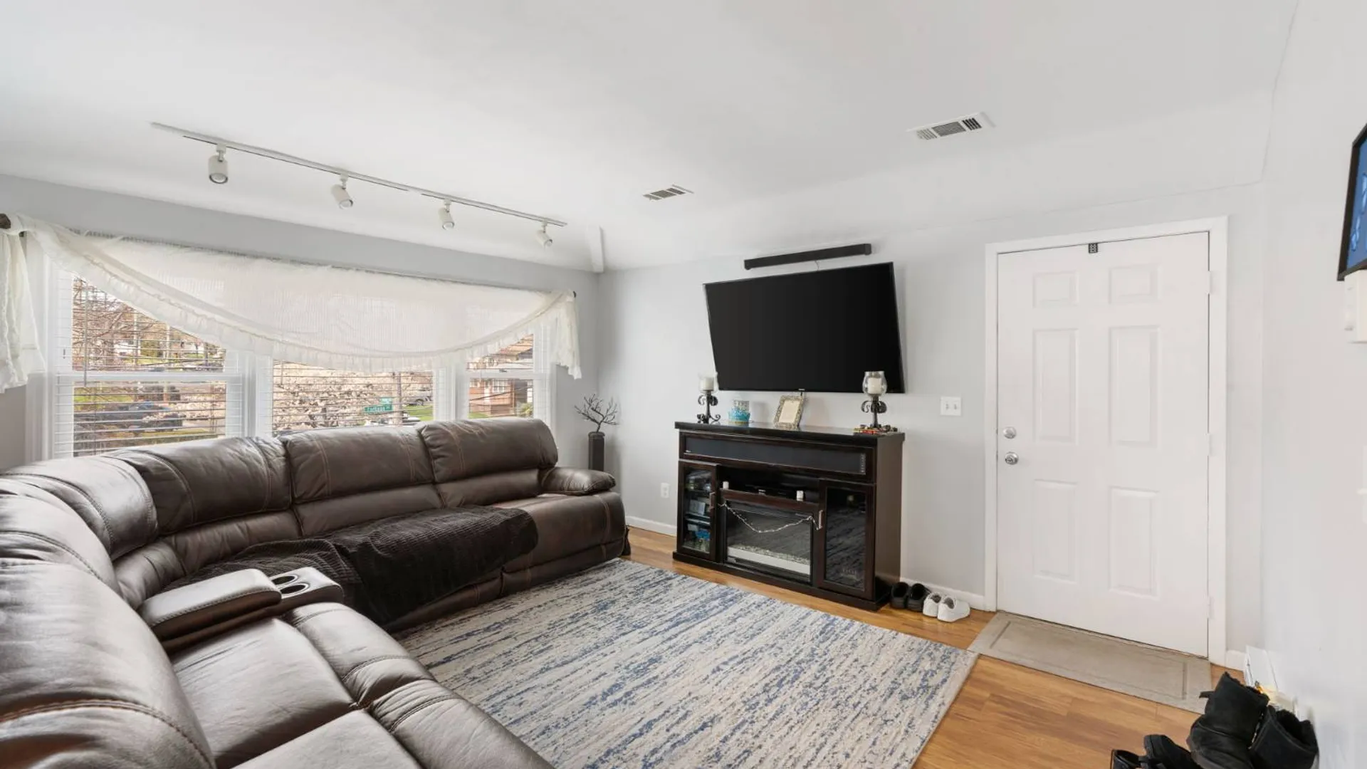Property at 4 cottage avenue, Staten Island, NY 10308 10