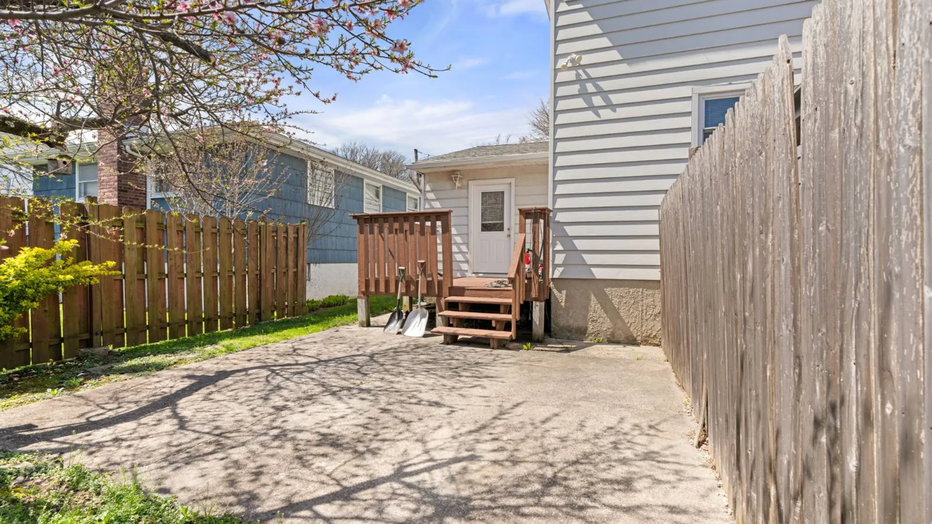 Property at 4 cottage avenue, Staten Island, NY 10308 16