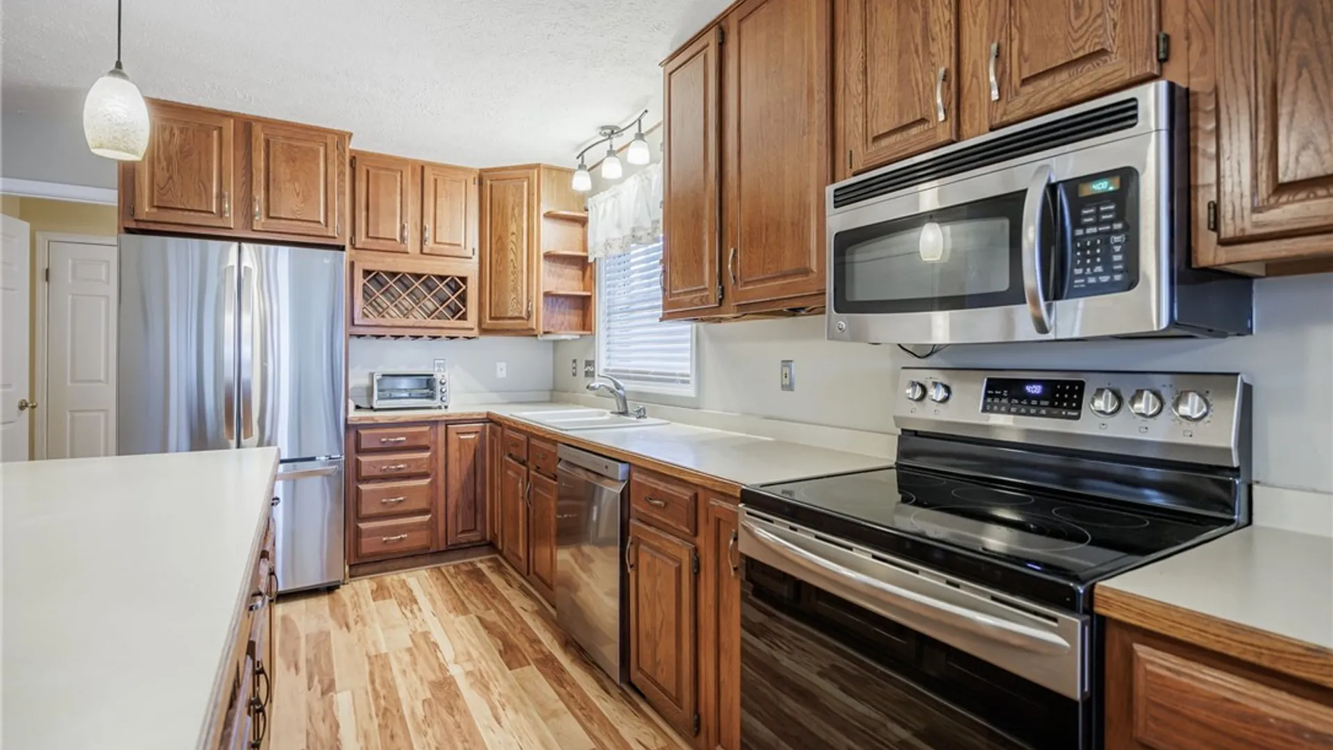 Property at 4 Kerry Hill, Perinton, NY 14450 15