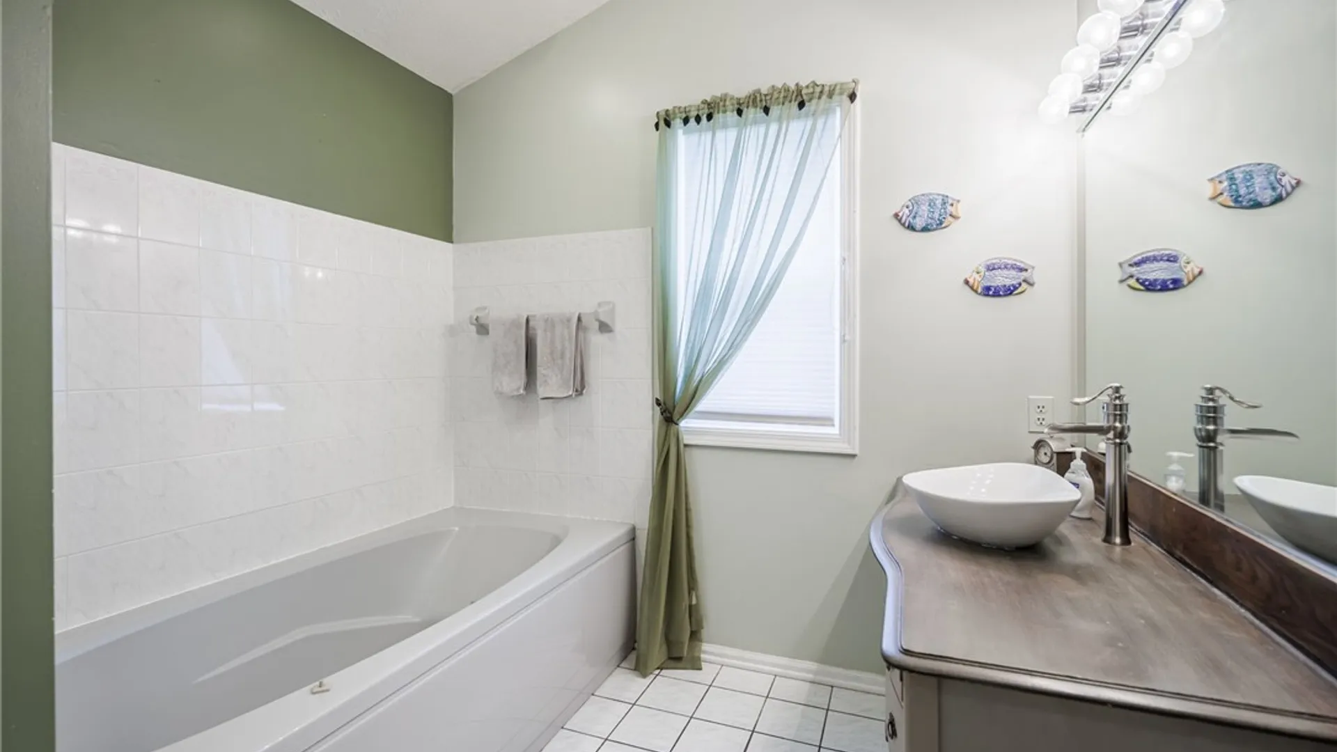 Property at 4 Kerry Hill, Perinton, NY 14450 29