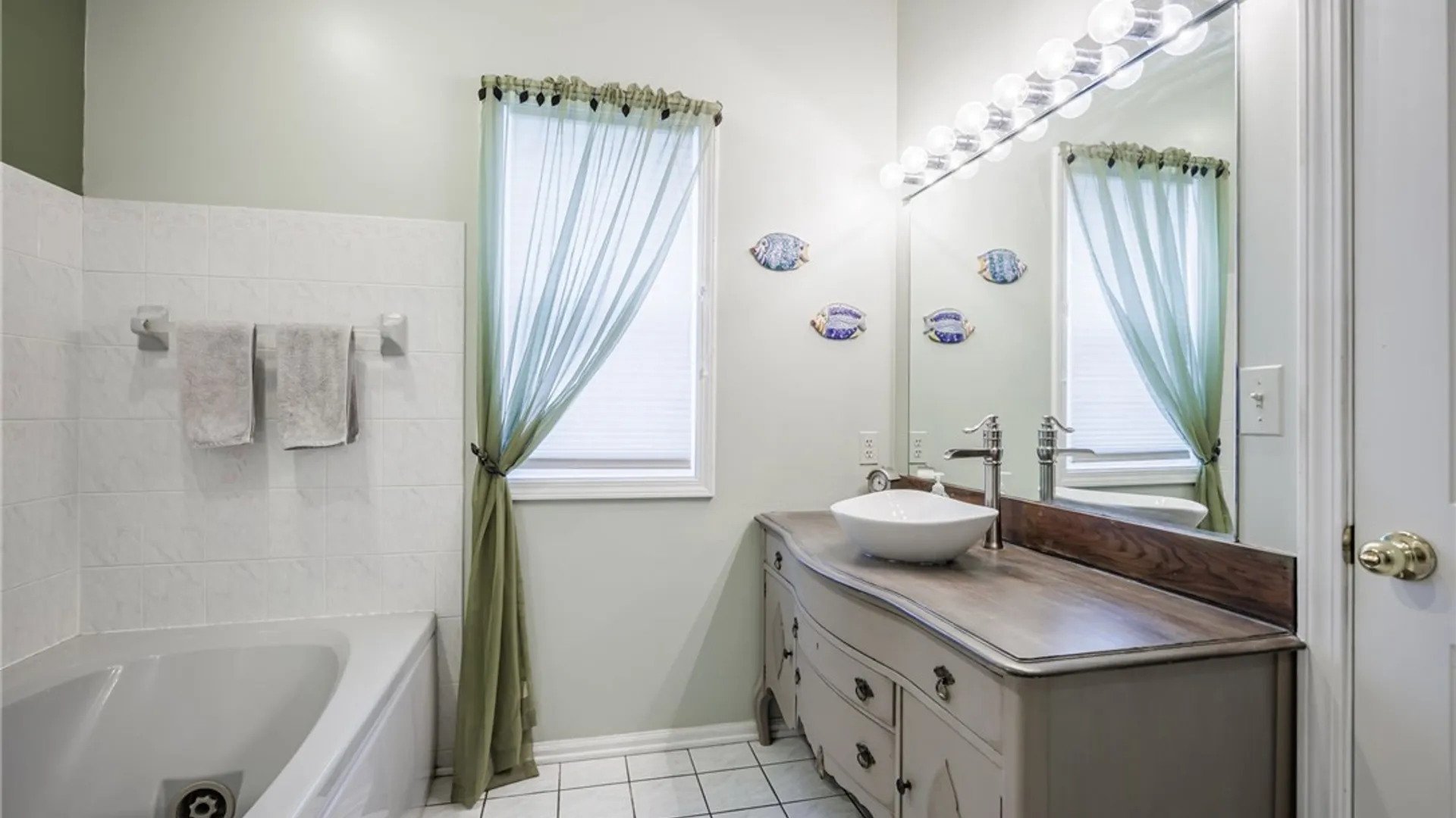 Property at 4 Kerry Hill, Perinton, NY 14450 30