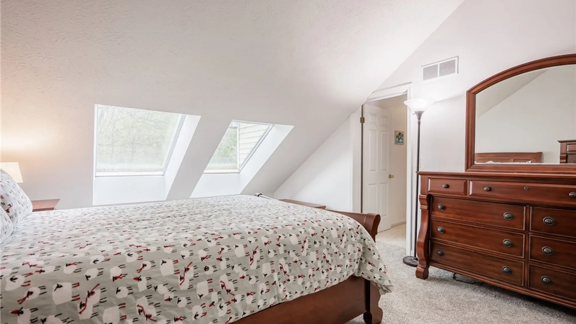 Property at 4 Kerry Hill, Perinton, NY 14450 37