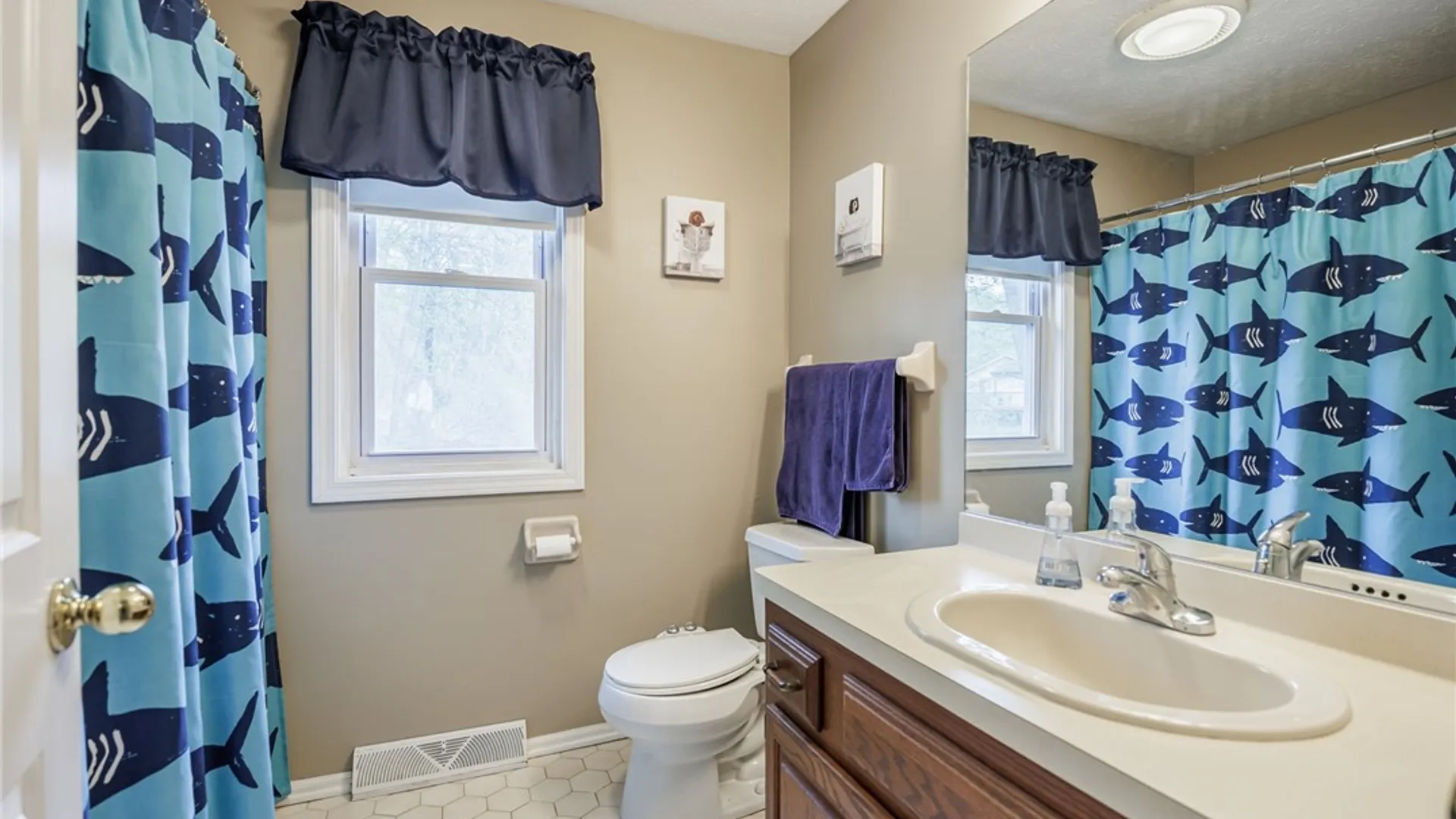 Property at 4 Kerry Hill, Perinton, NY 14450 38