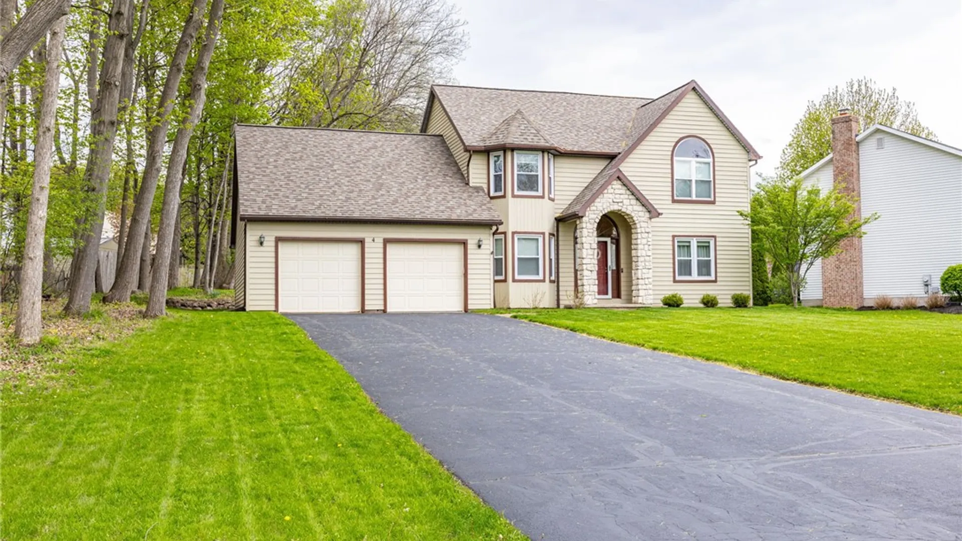 Property at 4 Kerry Hill, Perinton, NY 14450 4