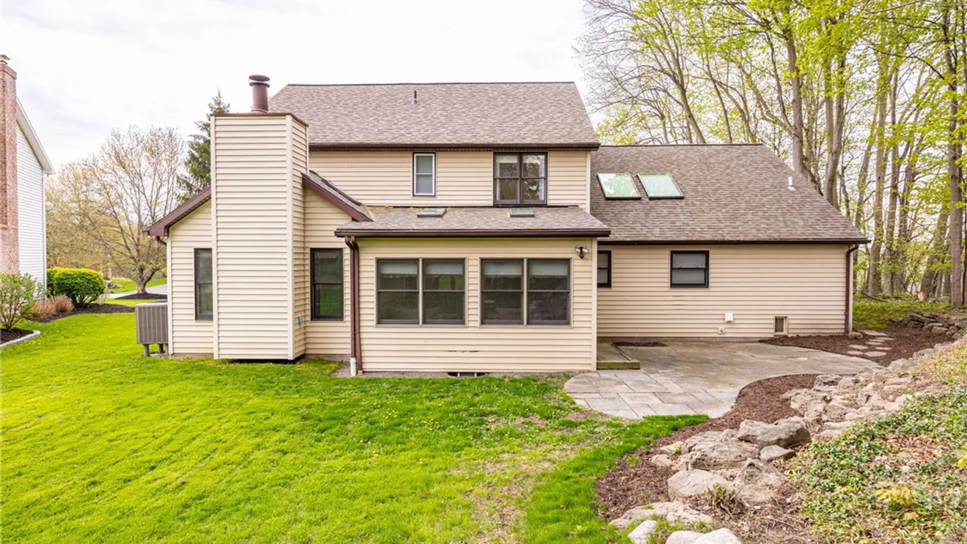 Property at 4 Kerry Hill, Perinton, NY 14450 46