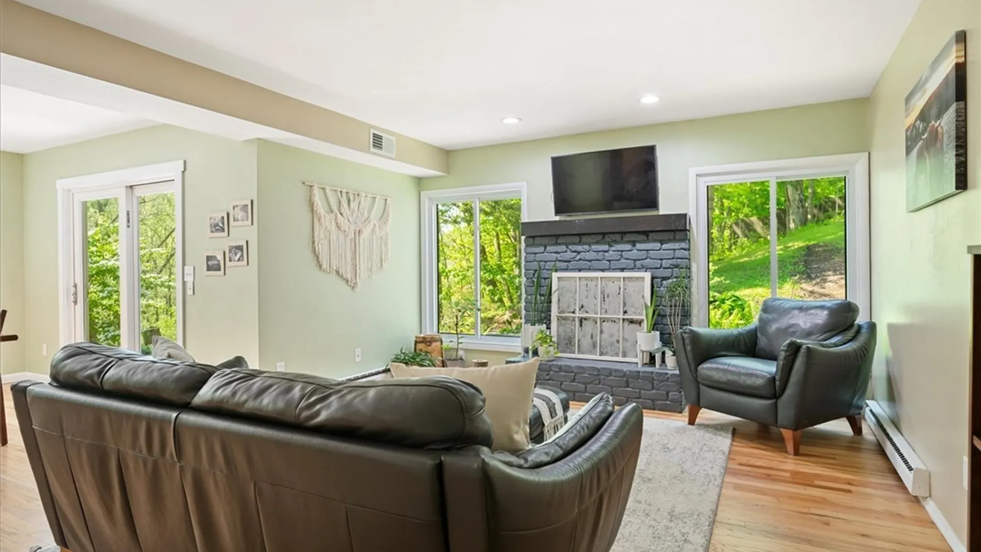 Property at 23 Jarvis Dr, Manlius, NY 13104 4