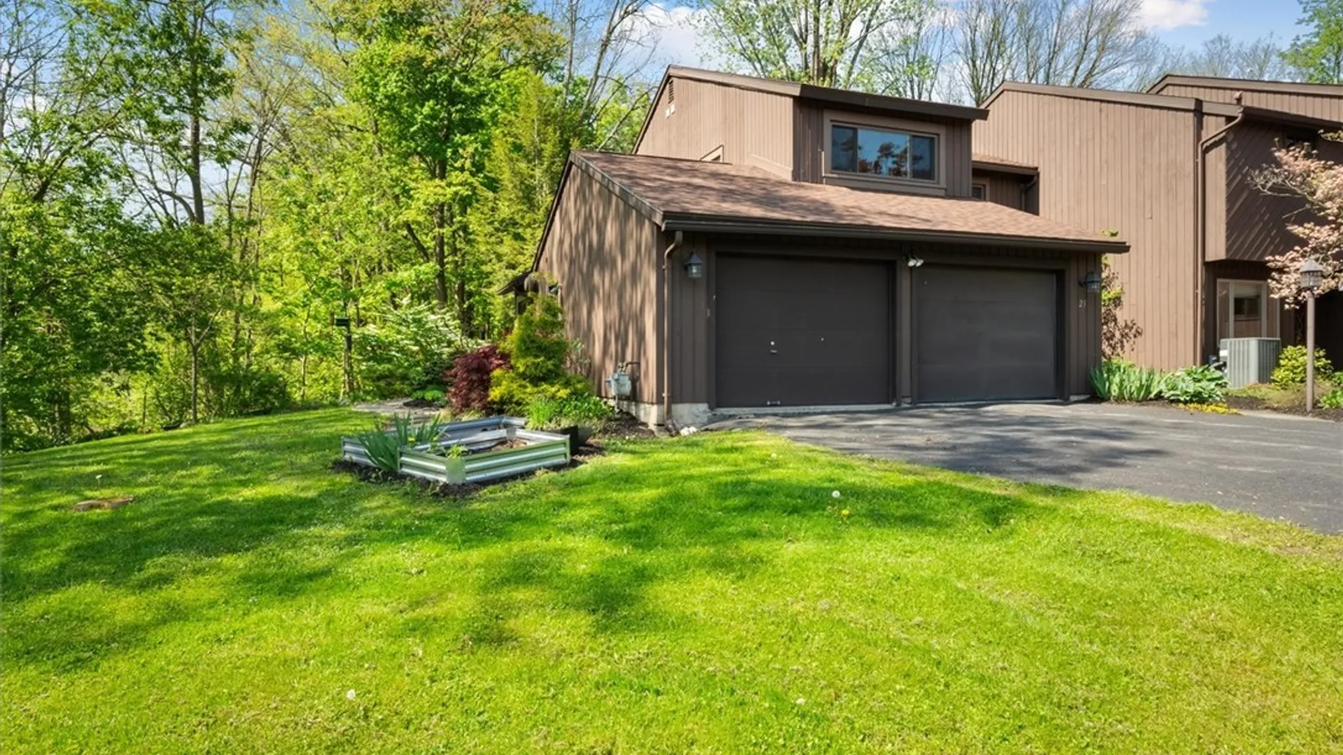 Property at 23 Jarvis Dr, Manlius, NY 13104 42