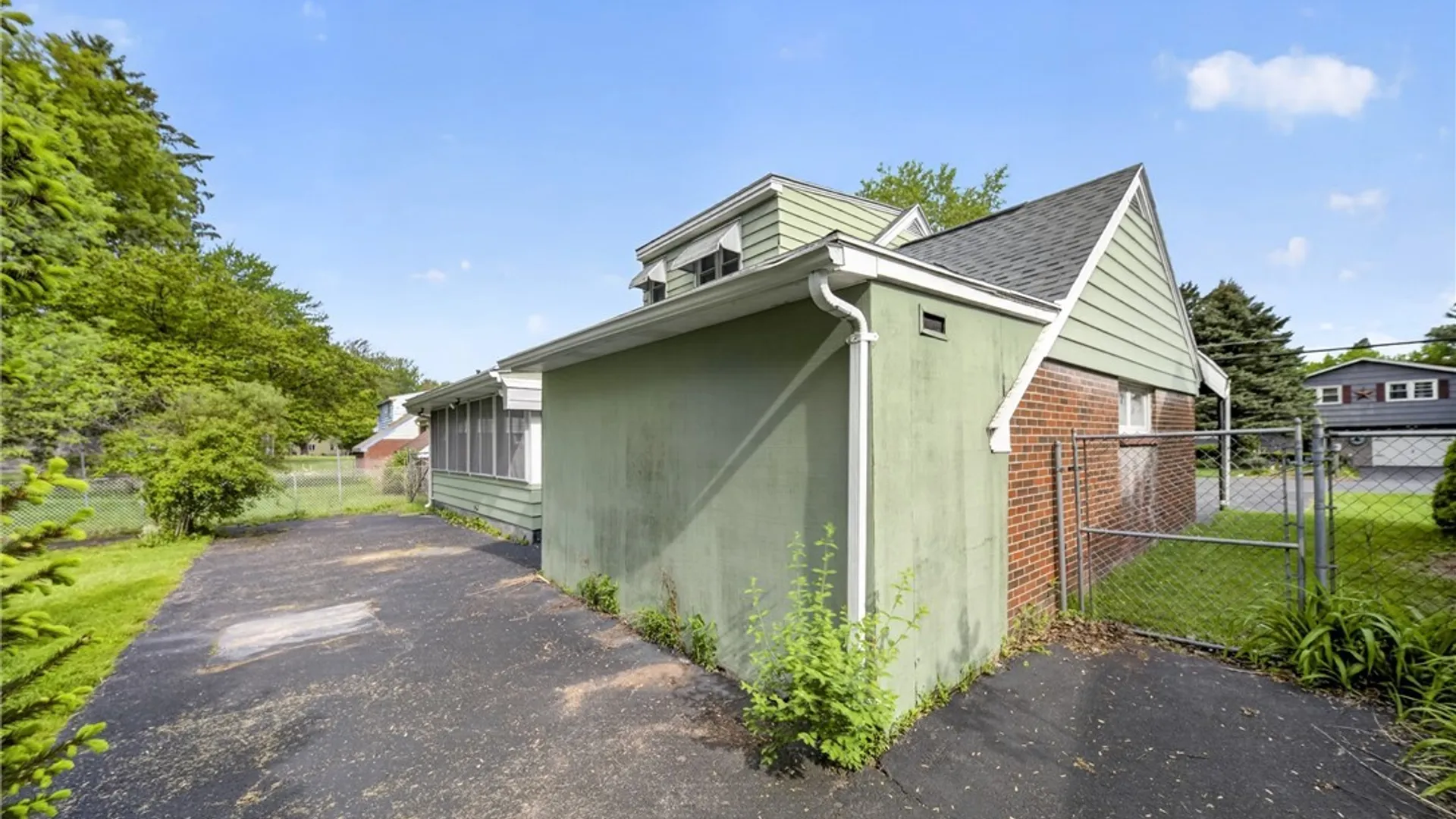 Property at 104 Church Parkway, Cicero, NY 13212 32