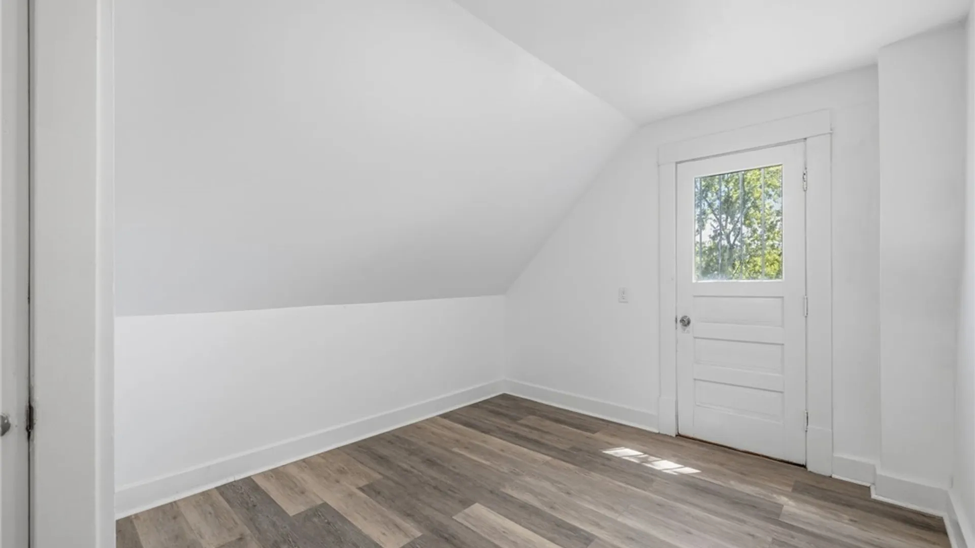 Property at 37 Navel Avenue, Buffalo, NY 14211 22