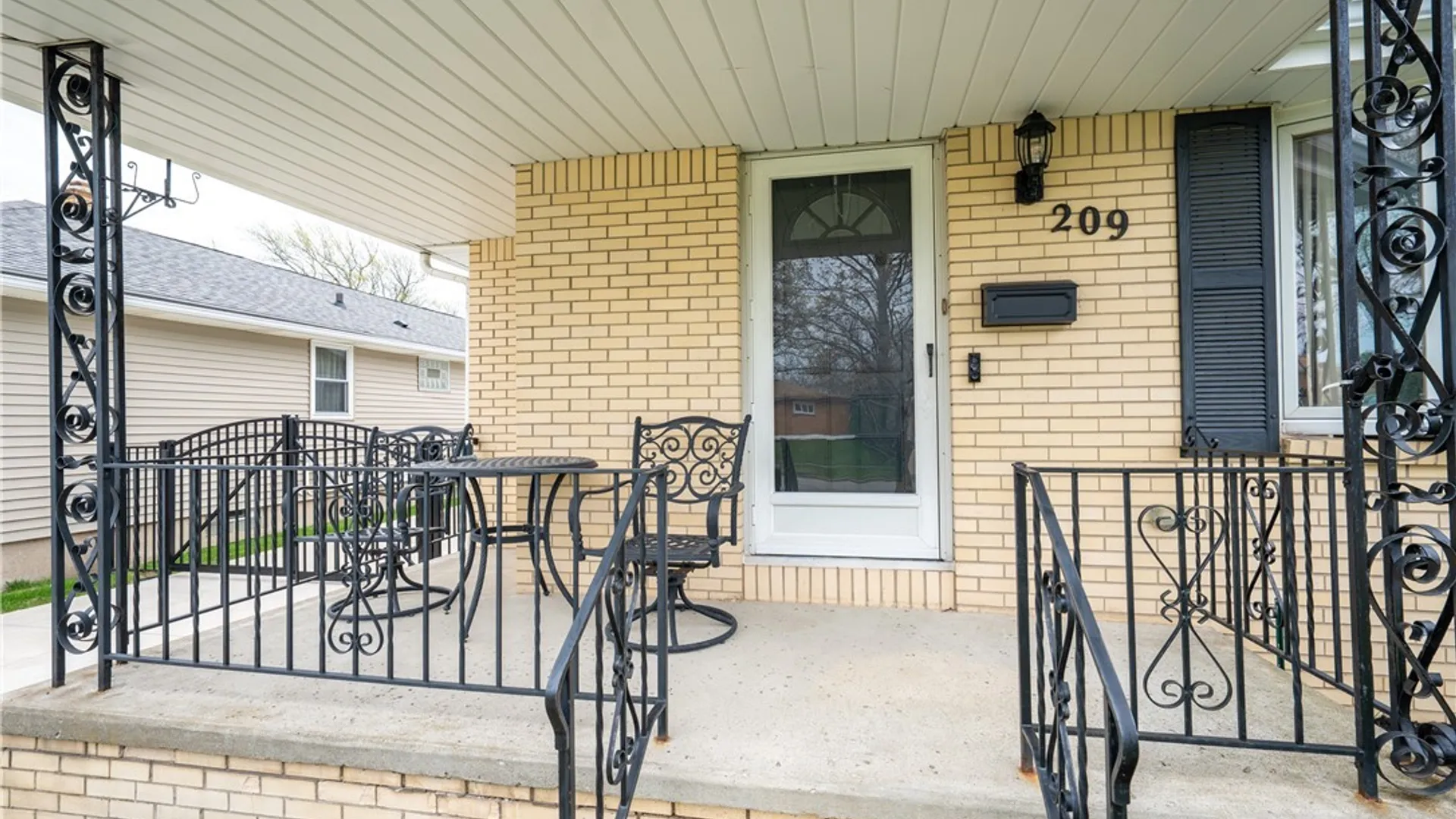 Property at 209 Oakvale Boulevard, Tonawanda, NY 14223 2