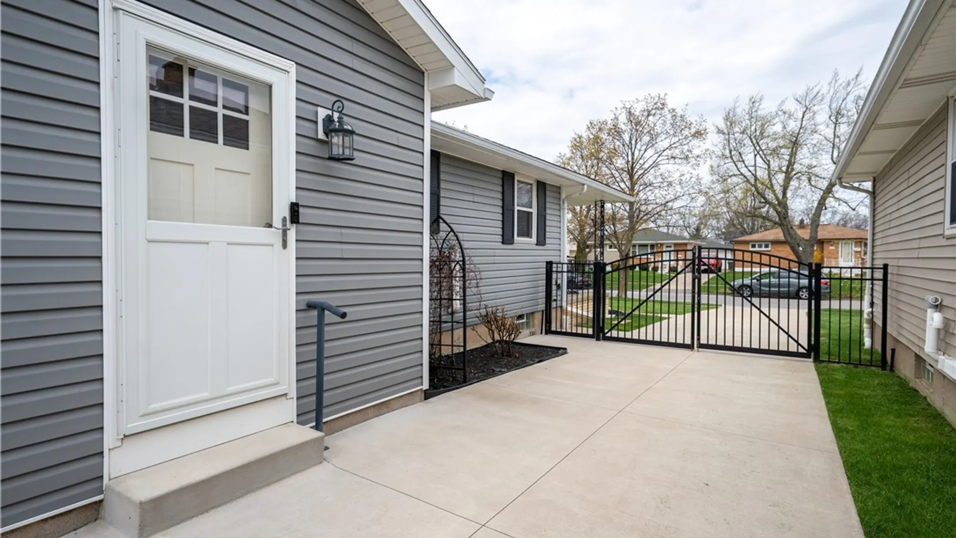 Property at 209 Oakvale Boulevard, Tonawanda, NY 14223 46