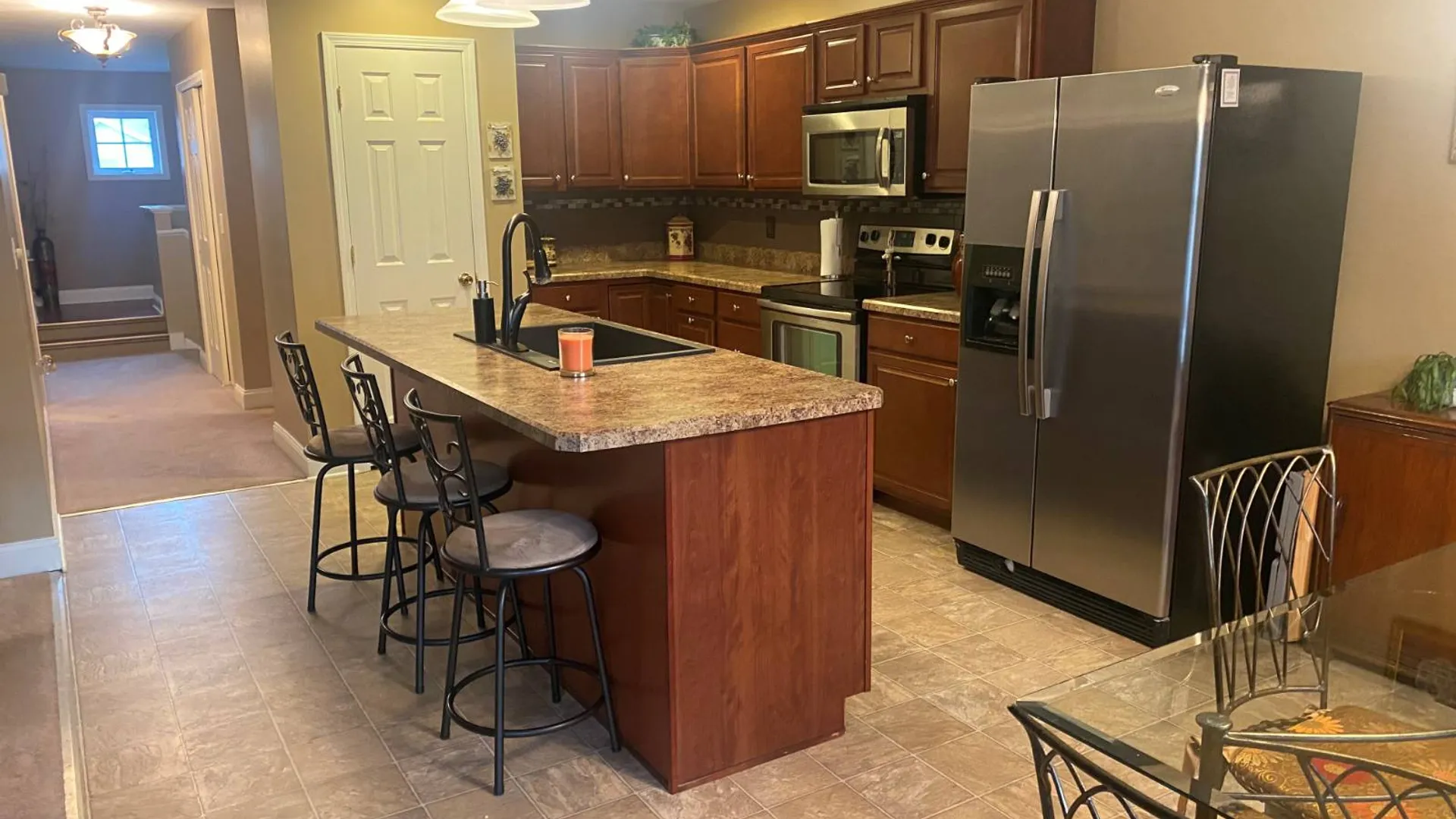 Property at 66 Cobblestone Ct, Schenectady, NY 12306 6