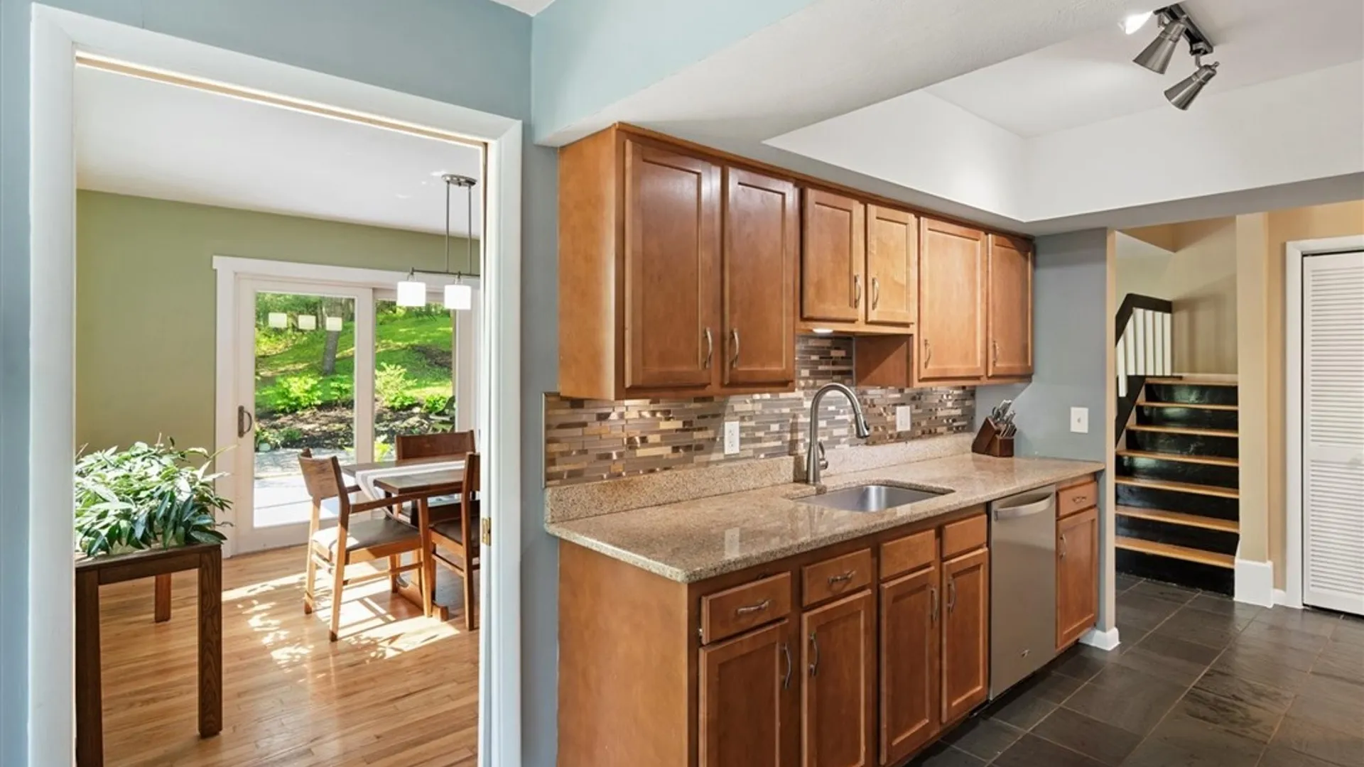 Property at 23 Jarvis Dr, Manlius, NY 13104 9