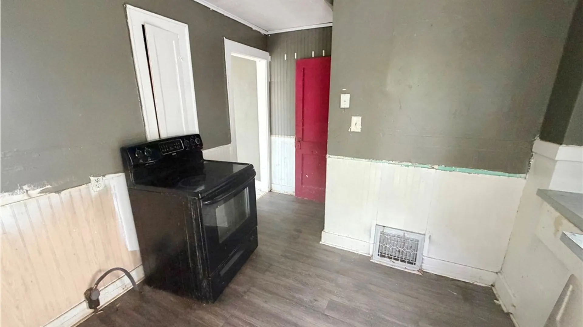 Property at 124 Baldwin Ave, Syracuse, NY 13205 2