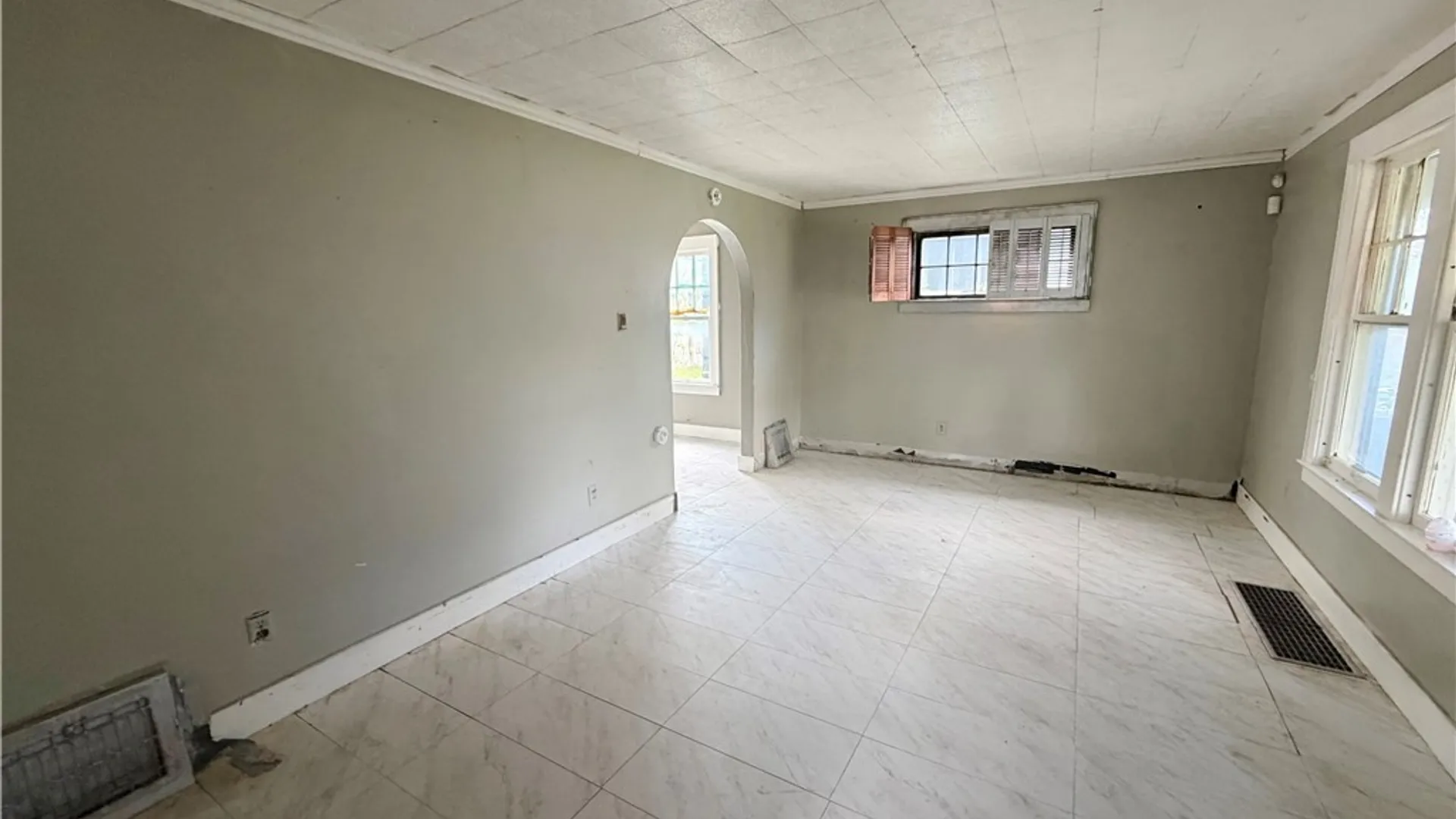 Property at 124 Baldwin Ave, Syracuse, NY 13205 3