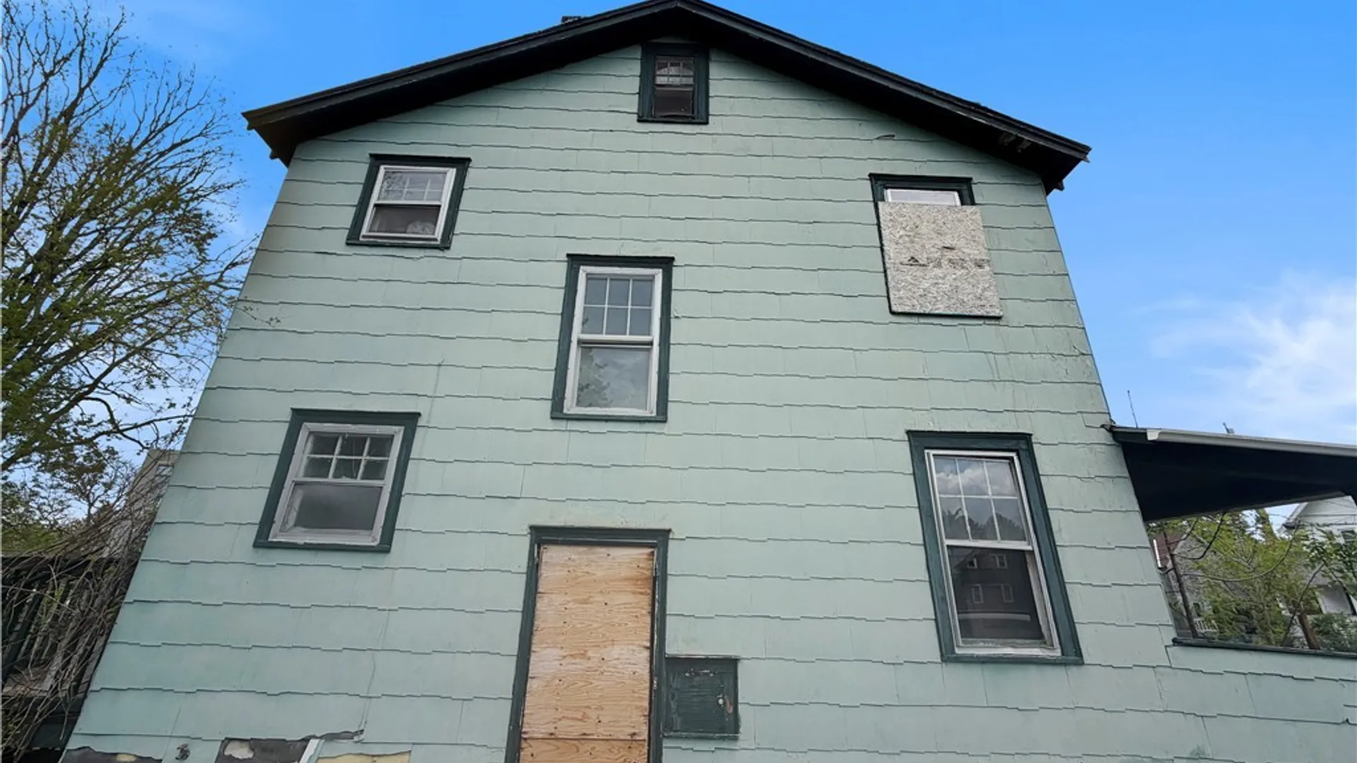 Property at 124 Baldwin Ave, Syracuse, NY 13205 9