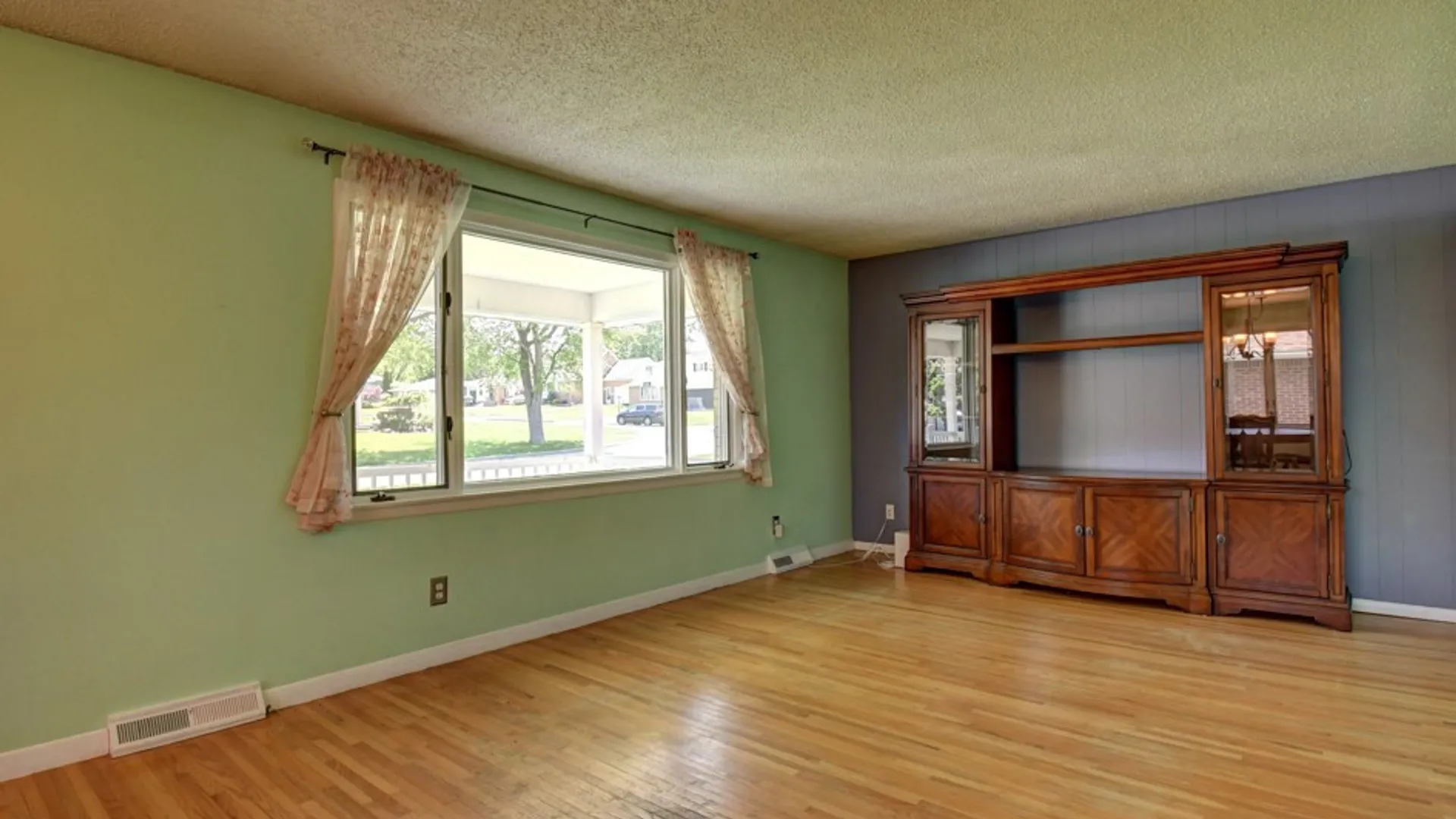 Property at 67 Greenhill Terrace, West Seneca, NY 14224 4