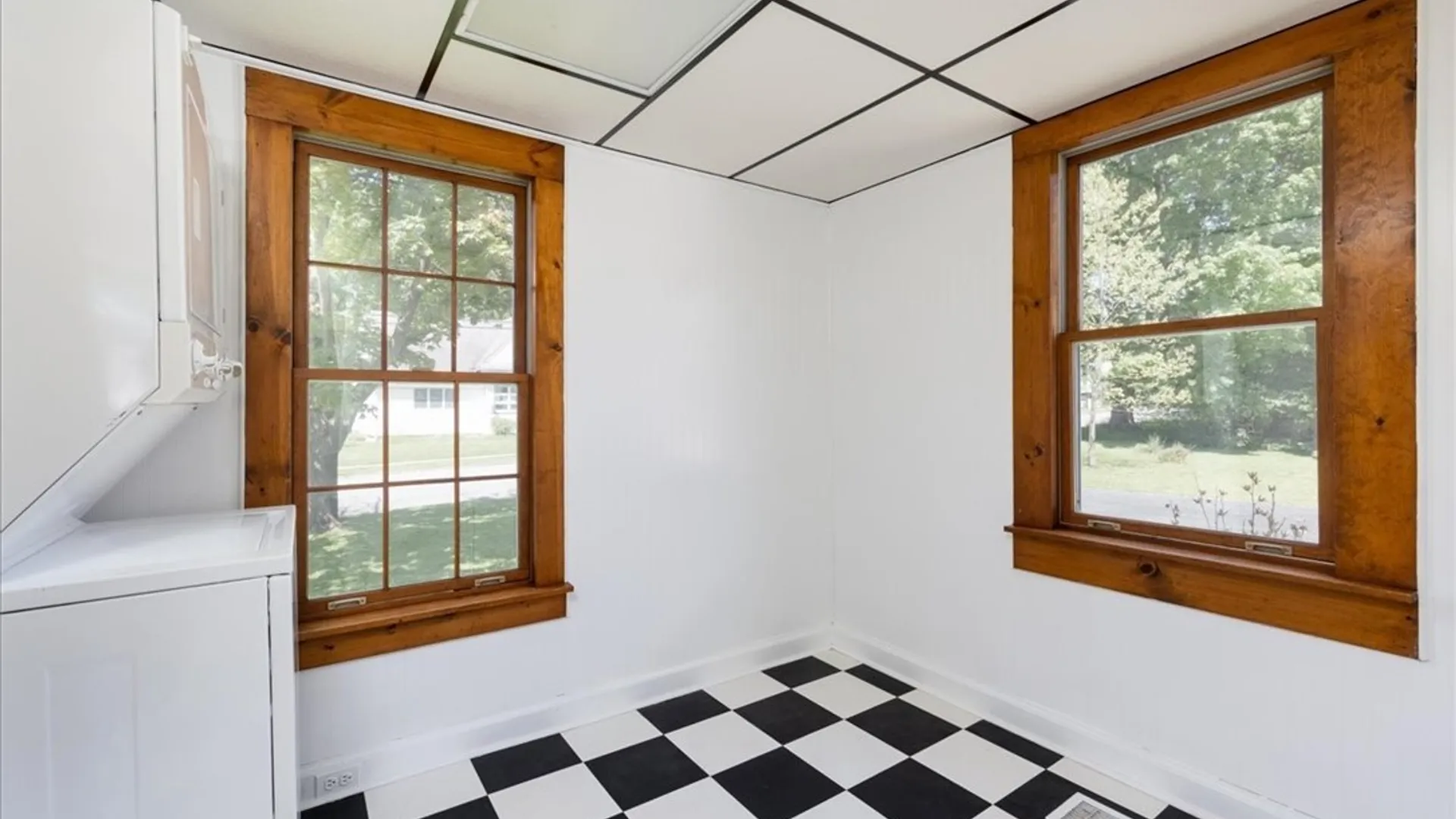 Property at 733 Oakwood Avenue, Aurora, NY 14052 14
