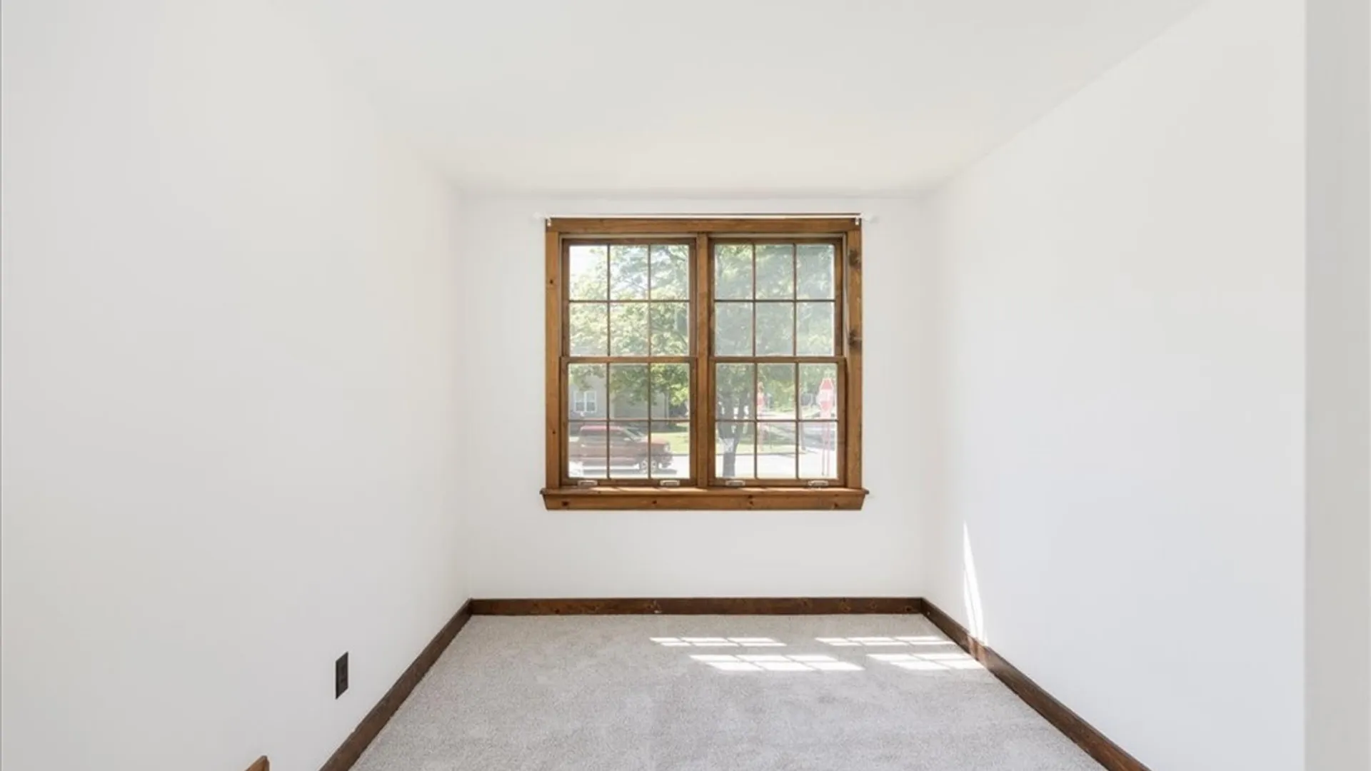 Property at 733 Oakwood Avenue, Aurora, NY 14052 17