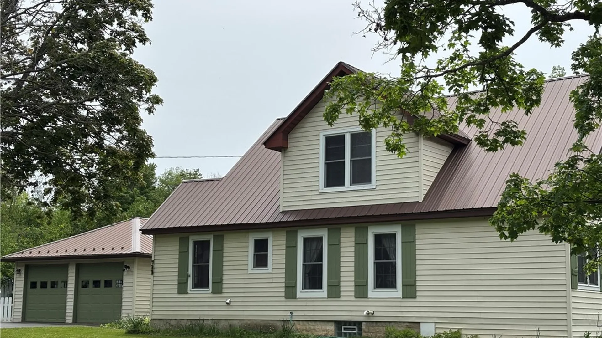 Property at 733 Oakwood Avenue, Aurora, NY 14052 2