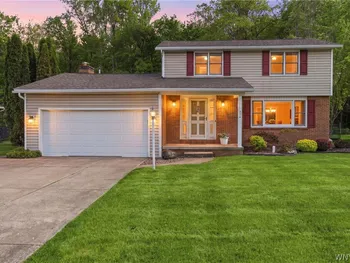 Property at 274 Fareway Lane, Grand Island, NY 14072