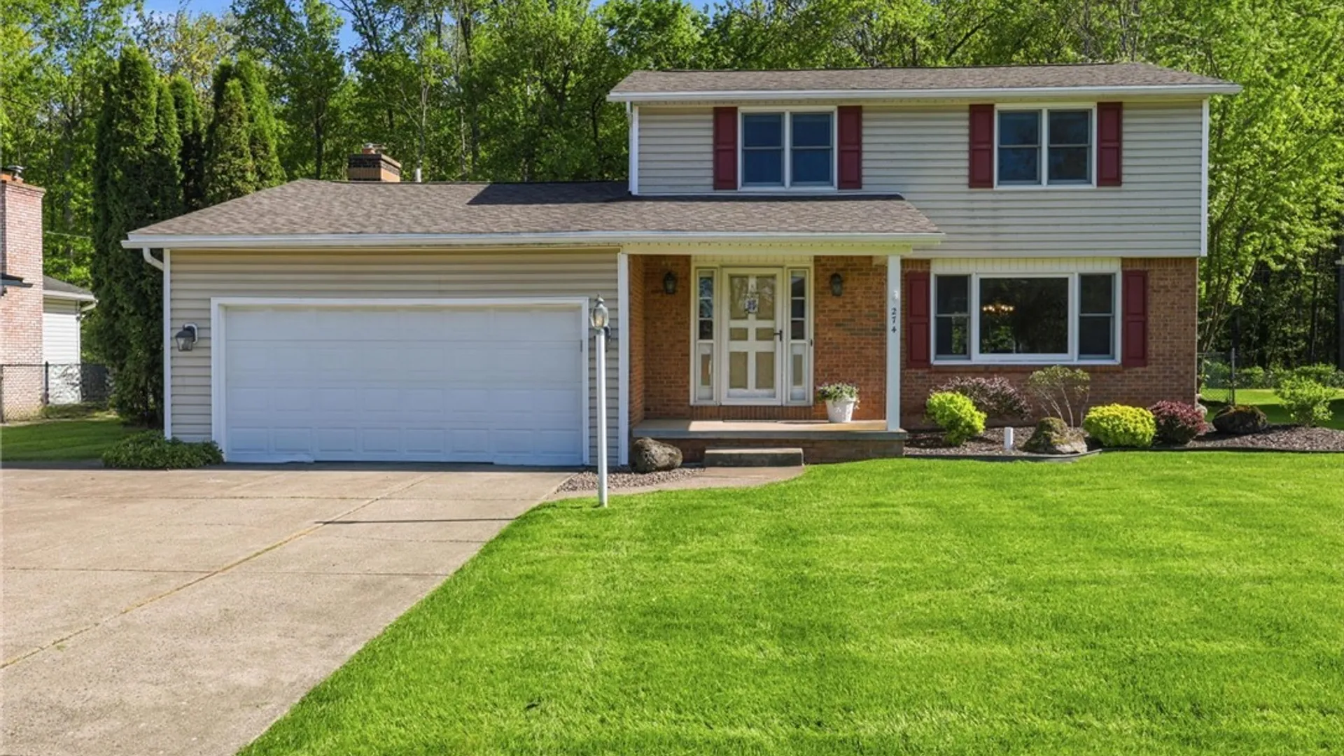 Property at 274 Fareway Lane, Grand Island, NY 14072 2