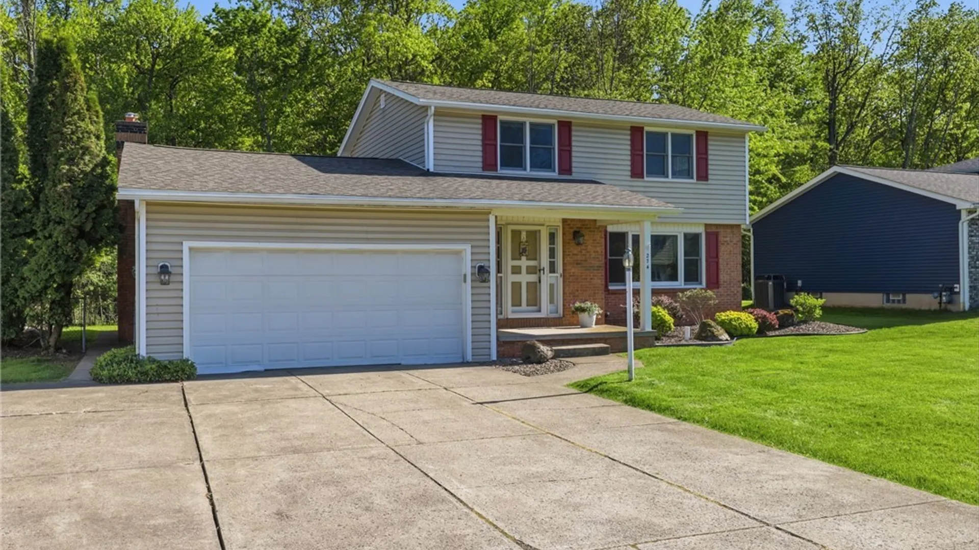 Property at 274 Fareway Lane, Grand Island, NY 14072 3