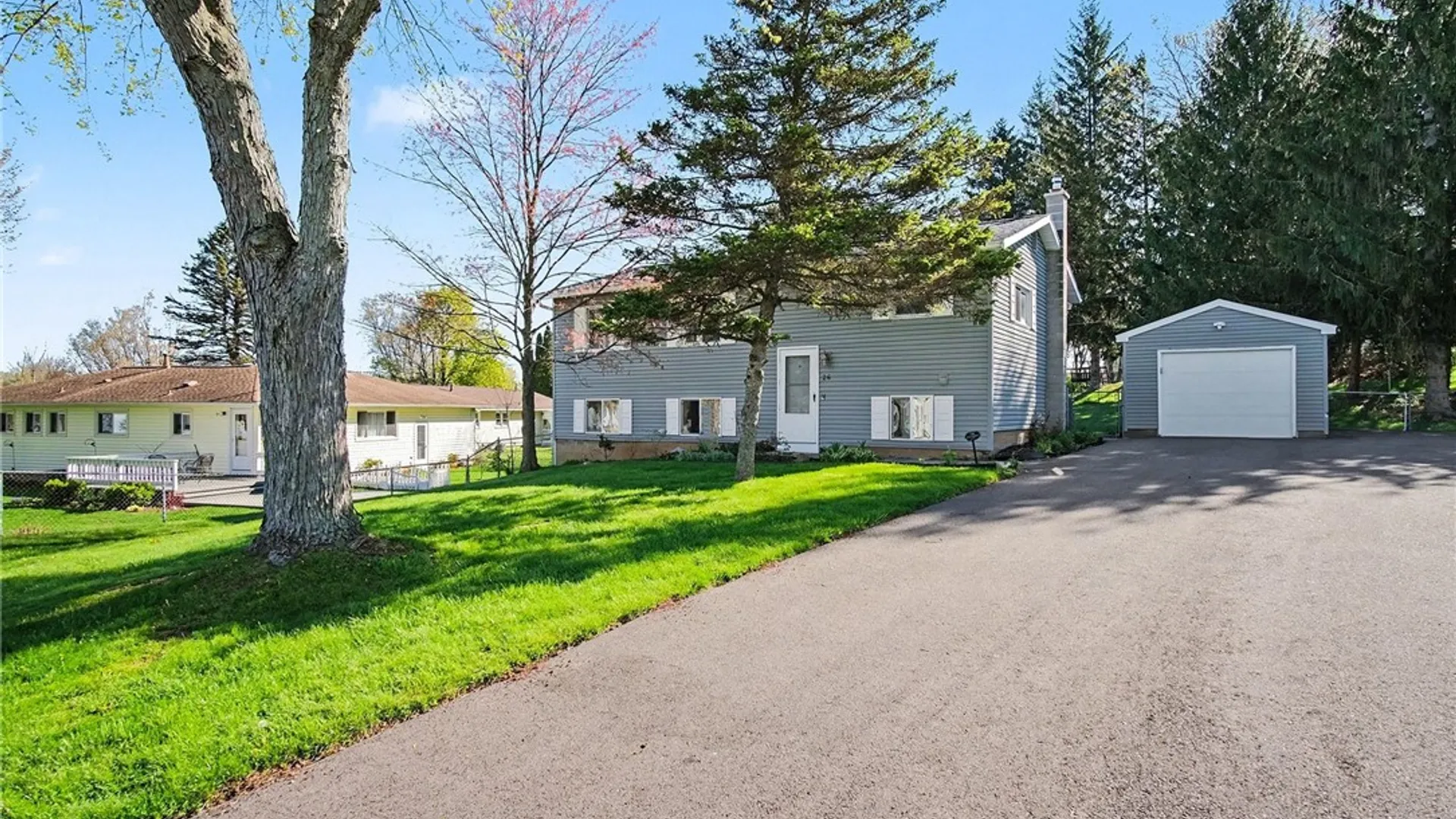 Property at 26 Blueberry Cres, Henrietta, NY 14623 29
