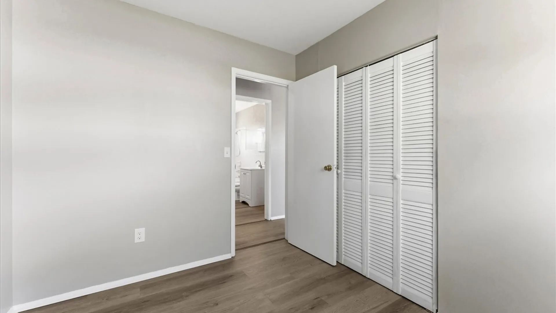 Property at 7841 John Huss Ave, Cicero, NY 13030 19