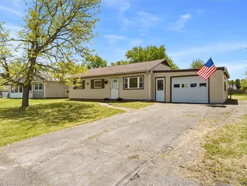 Property at 7841 John Huss Ave, Cicero, NY 13030