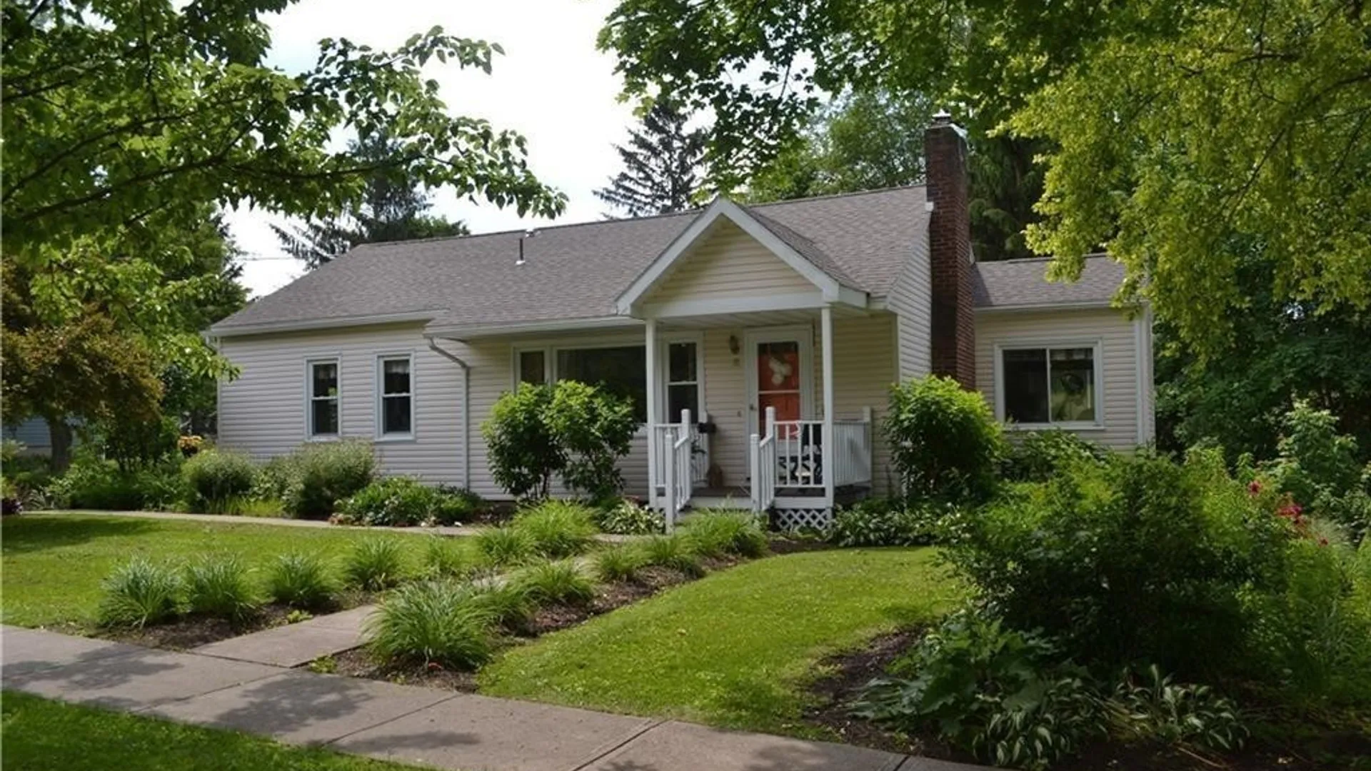 Property at 18 E Austin Street, Skaneateles, NY 13152 2