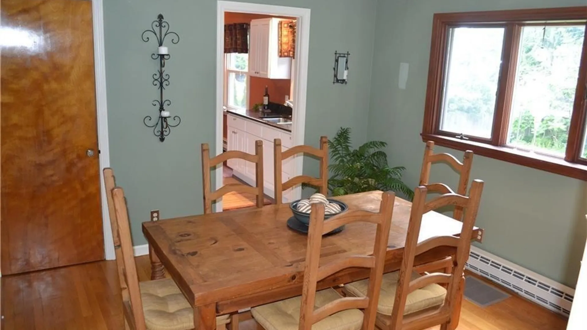 Property at 18 E Austin Street, Skaneateles, NY 13152 6
