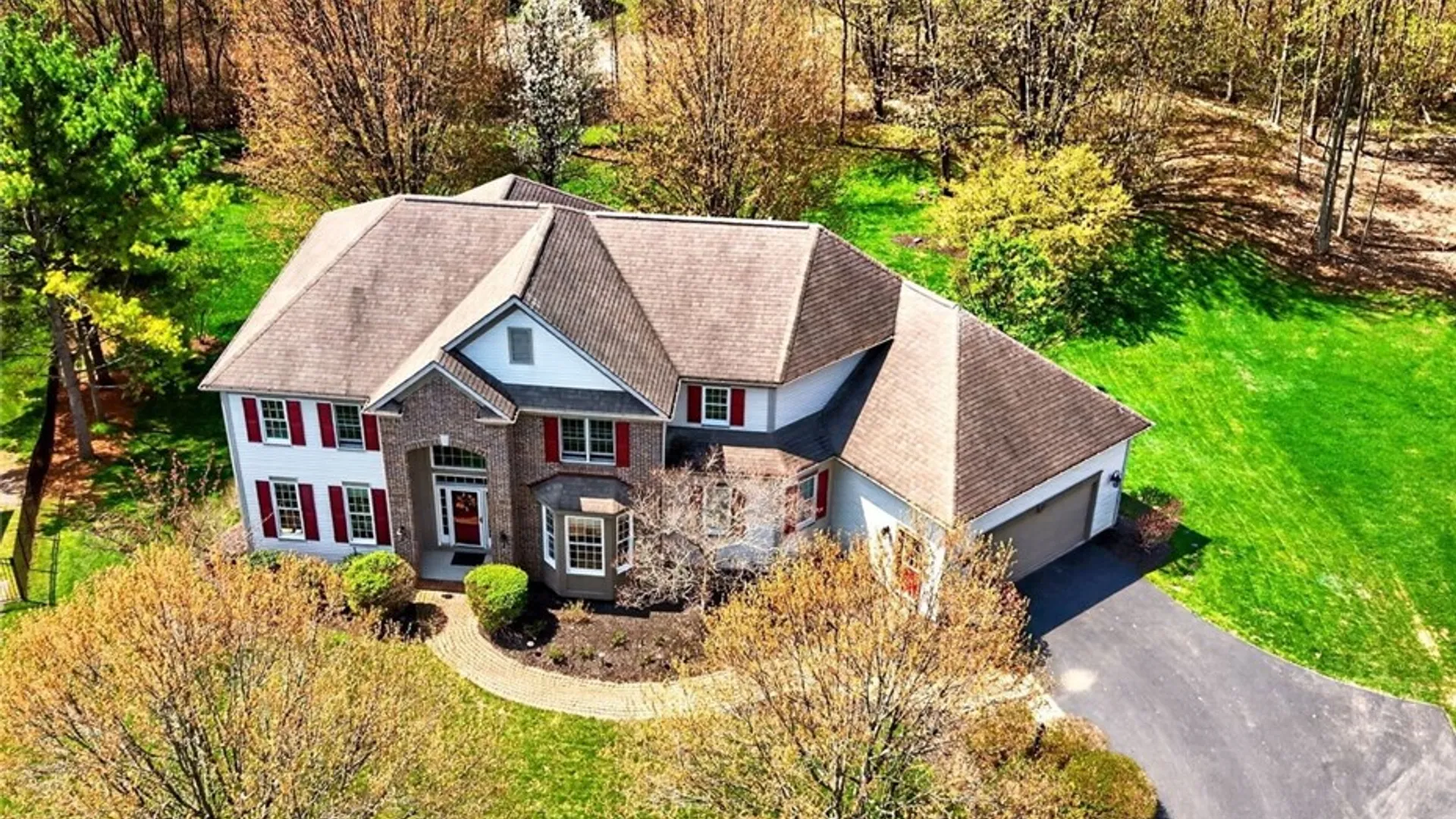 Property at 17 Royale Drive, Perinton, NY 14450 2