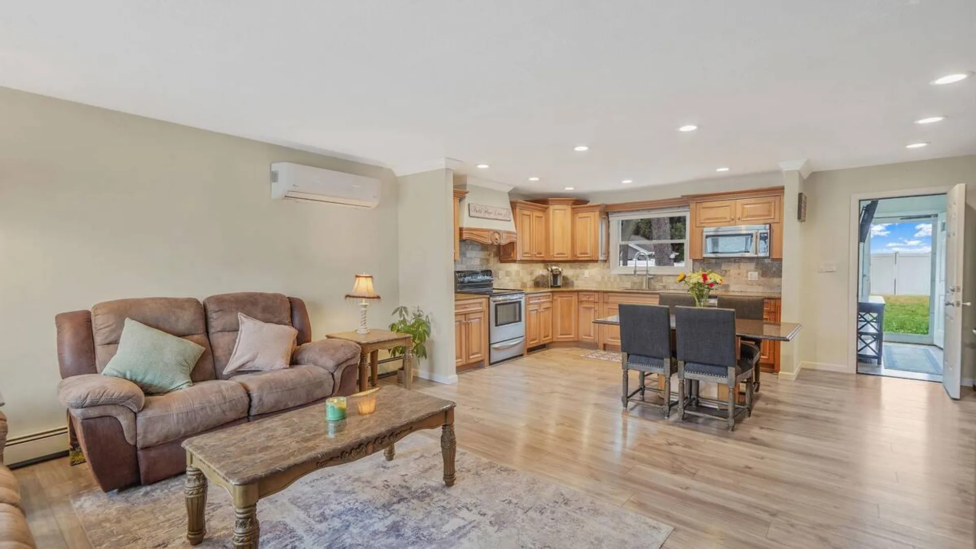 Property at 11 Nehring Avenue, Babylon, NY 11702 5