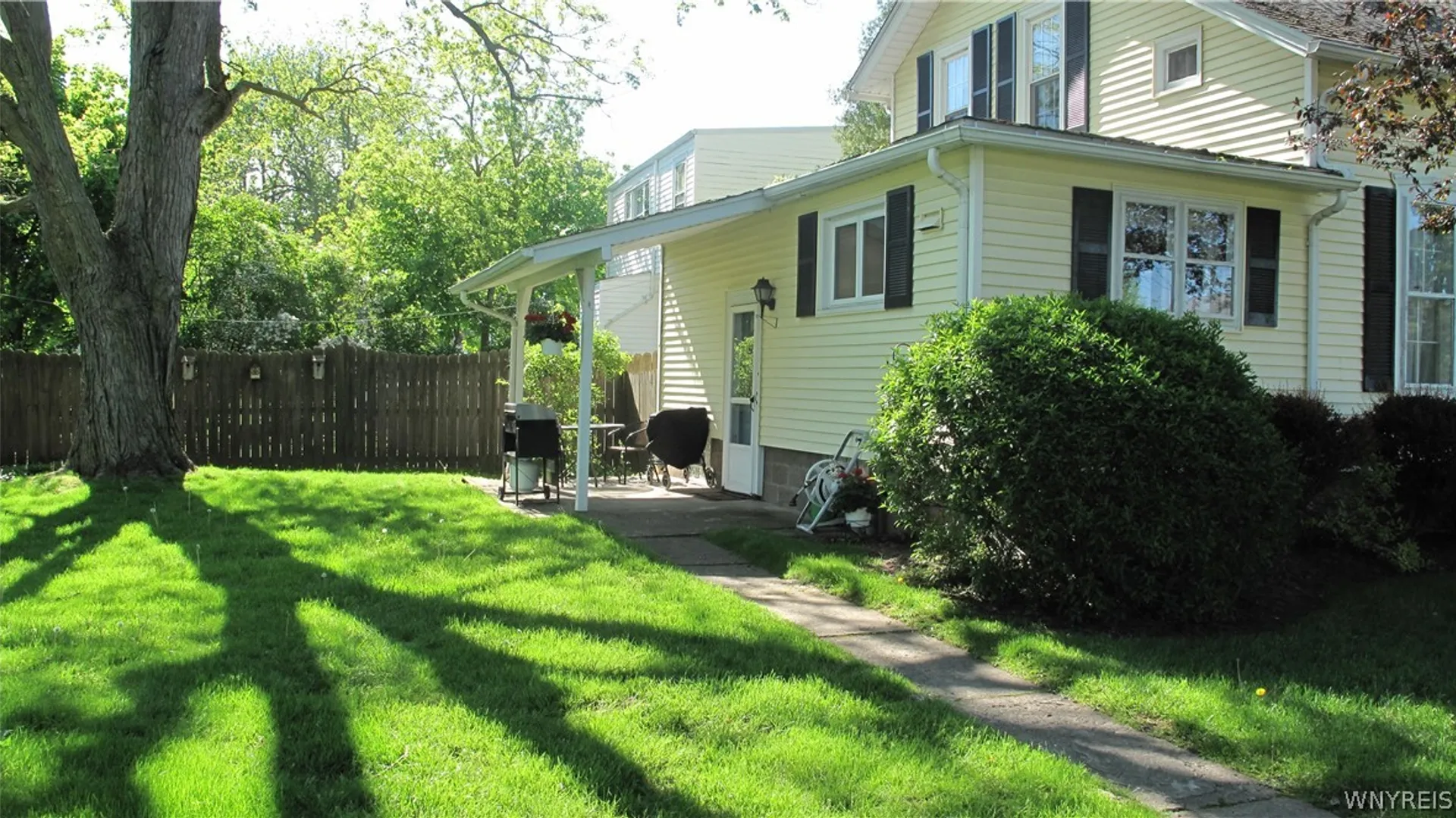 Property at 201 Akron Street, Lockport City, NY 14094 3