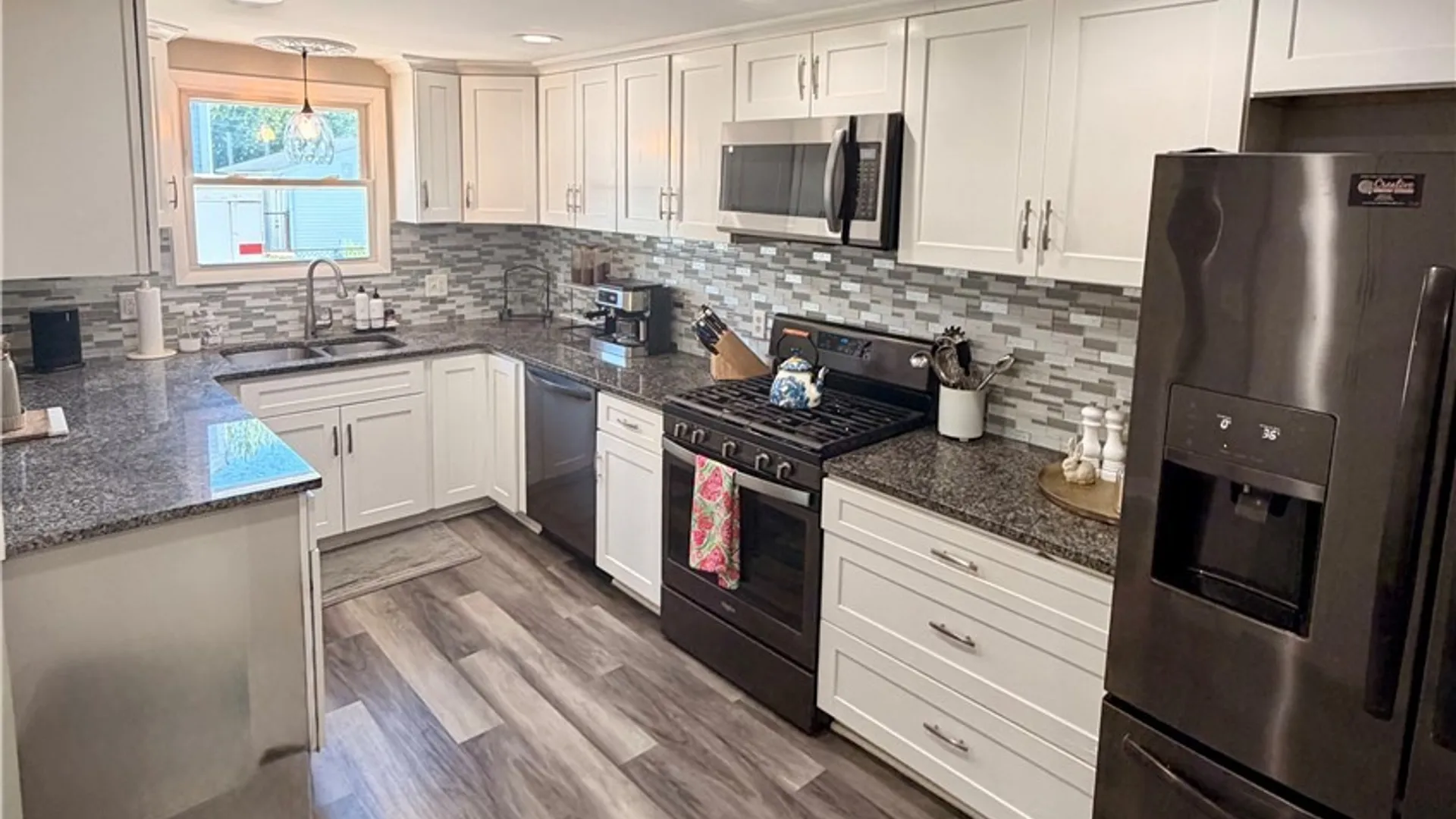 Property at 86 Cranburne Lane, Amherst, NY 14221 16