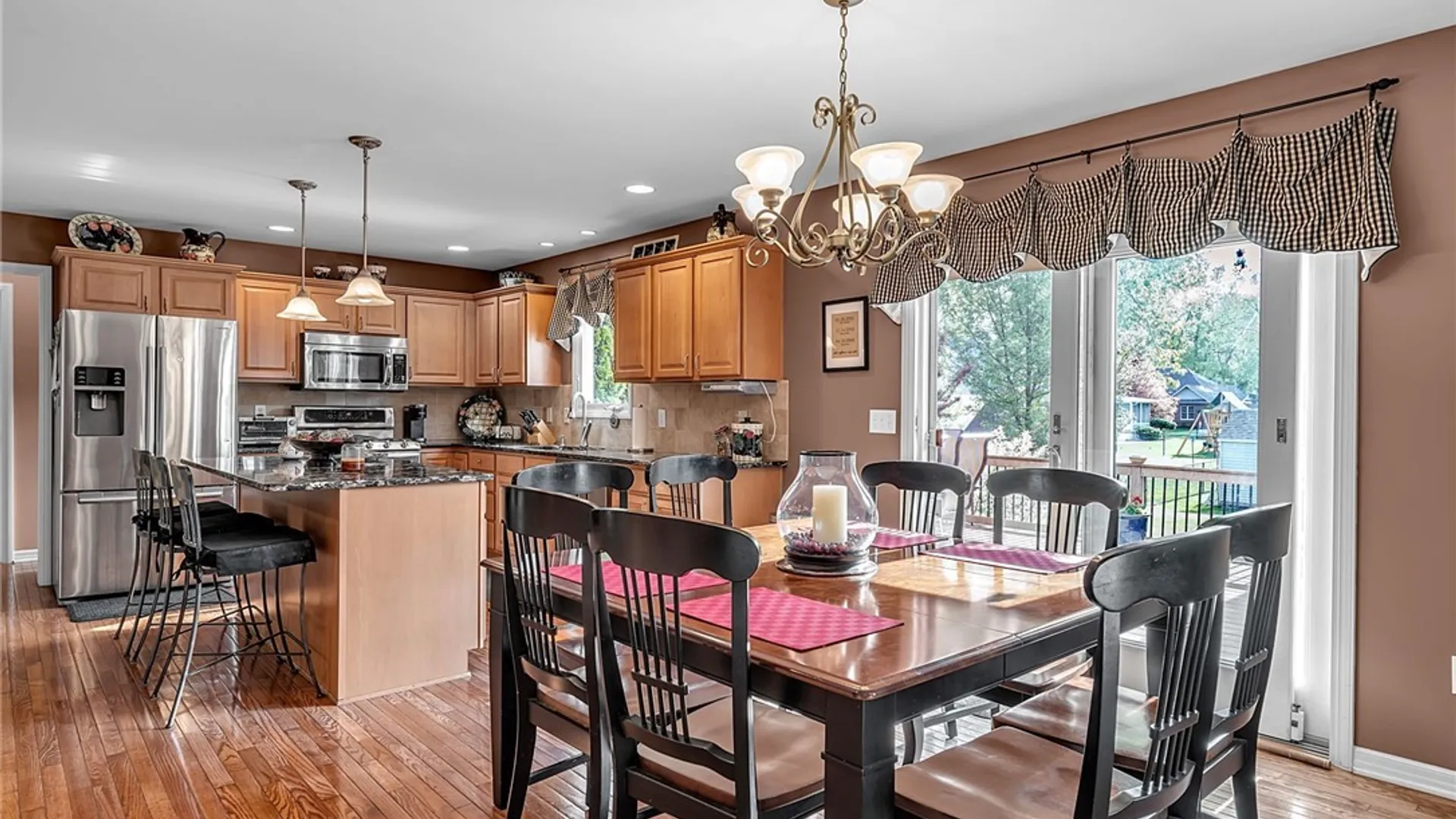 Property at 16 S Parrish Court, Amherst, NY 14228 12