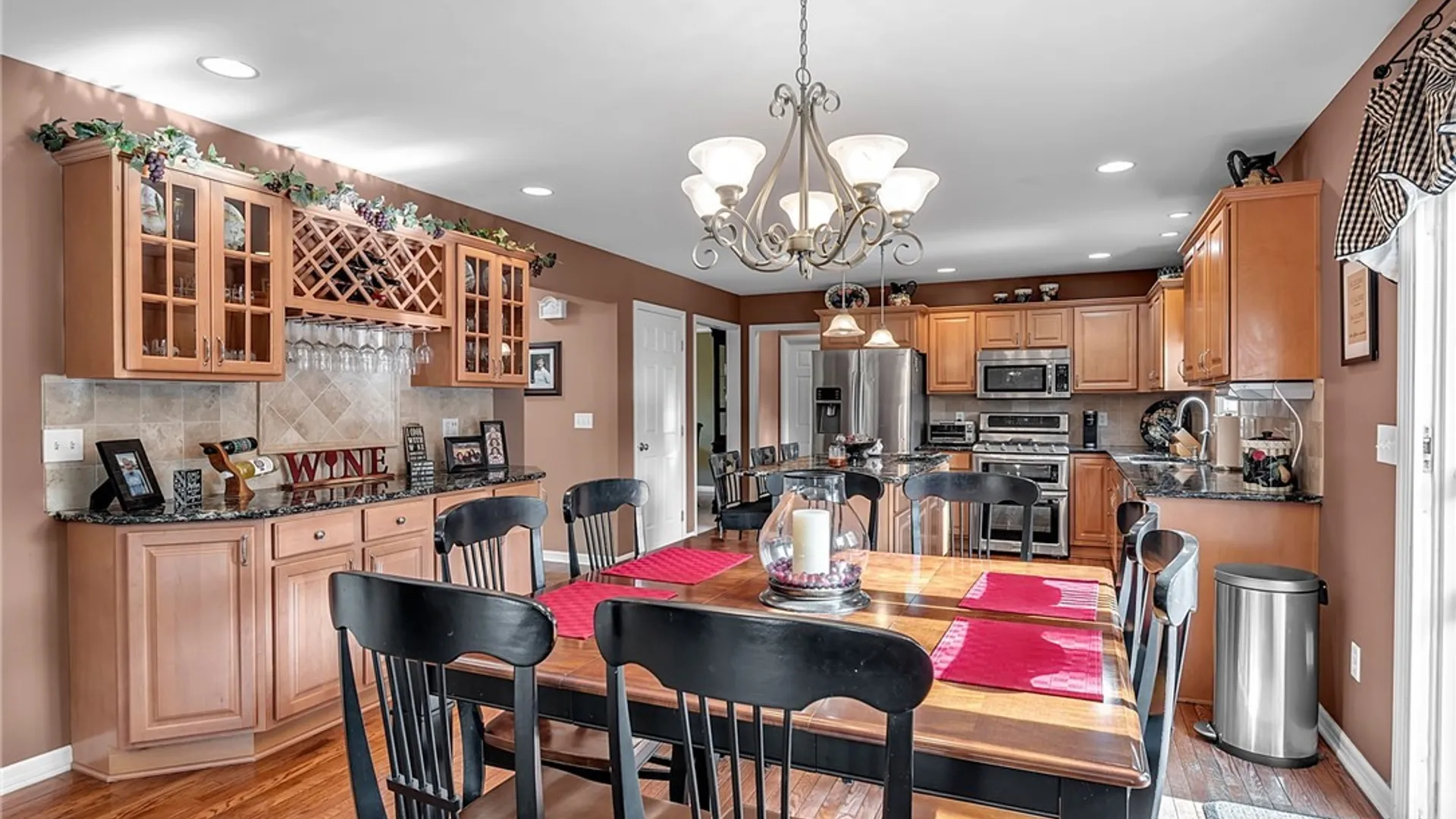 Property at 16 S Parrish Court, Amherst, NY 14228 13