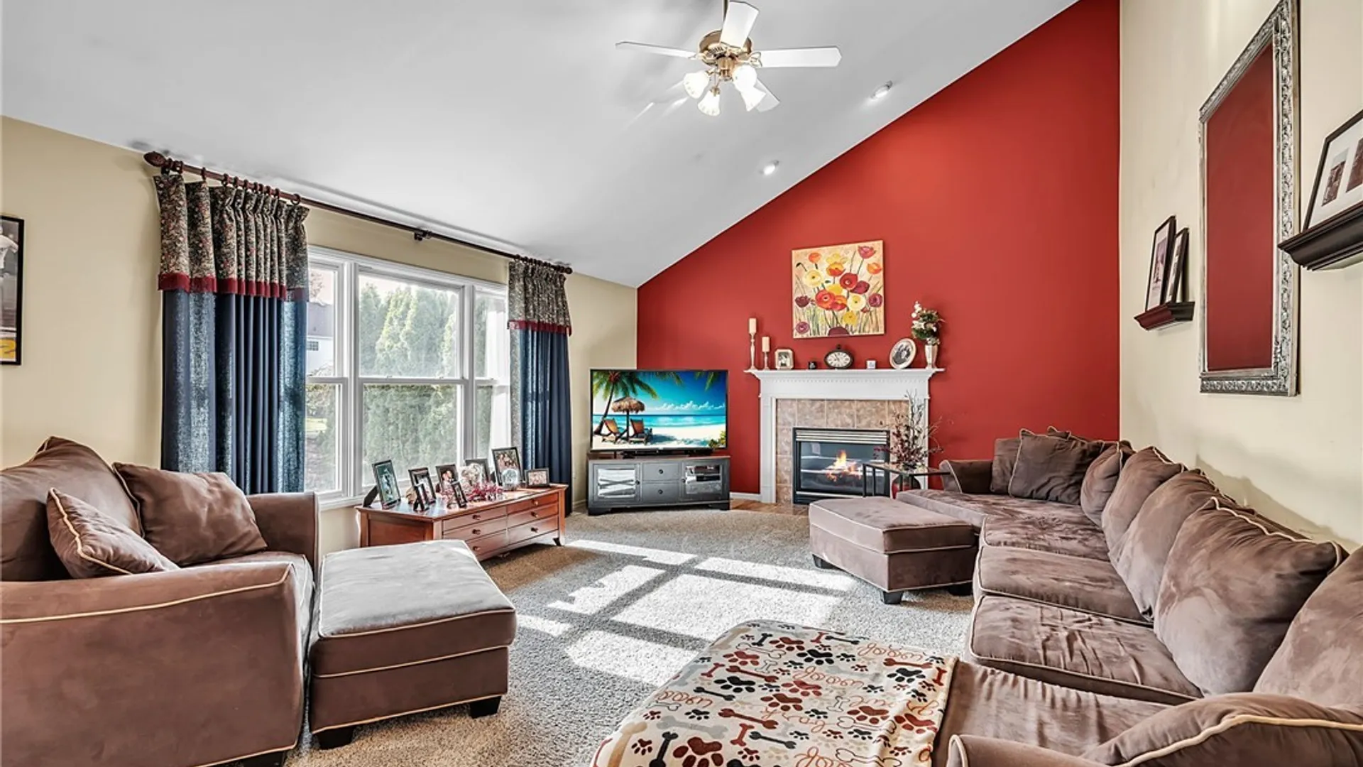 Property at 16 S Parrish Court, Amherst, NY 14228 14