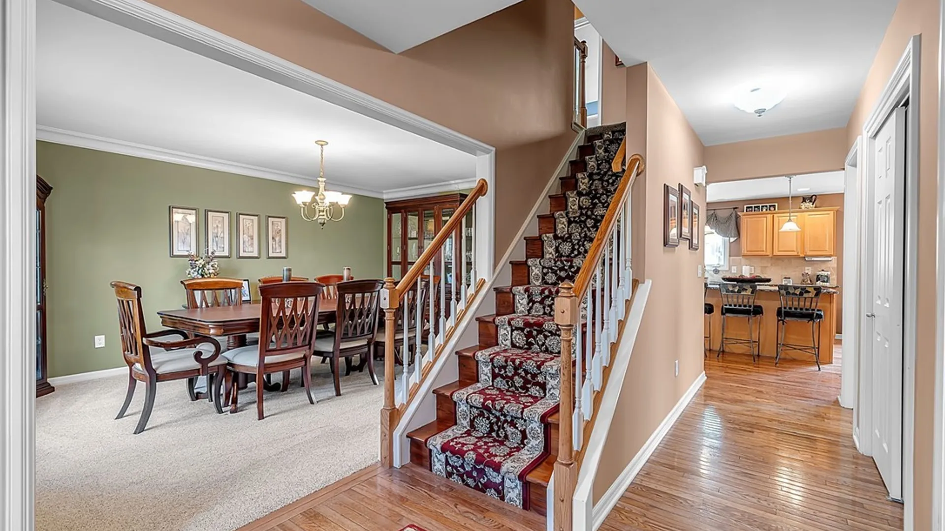 Property at 16 S Parrish Court, Amherst, NY 14228 4