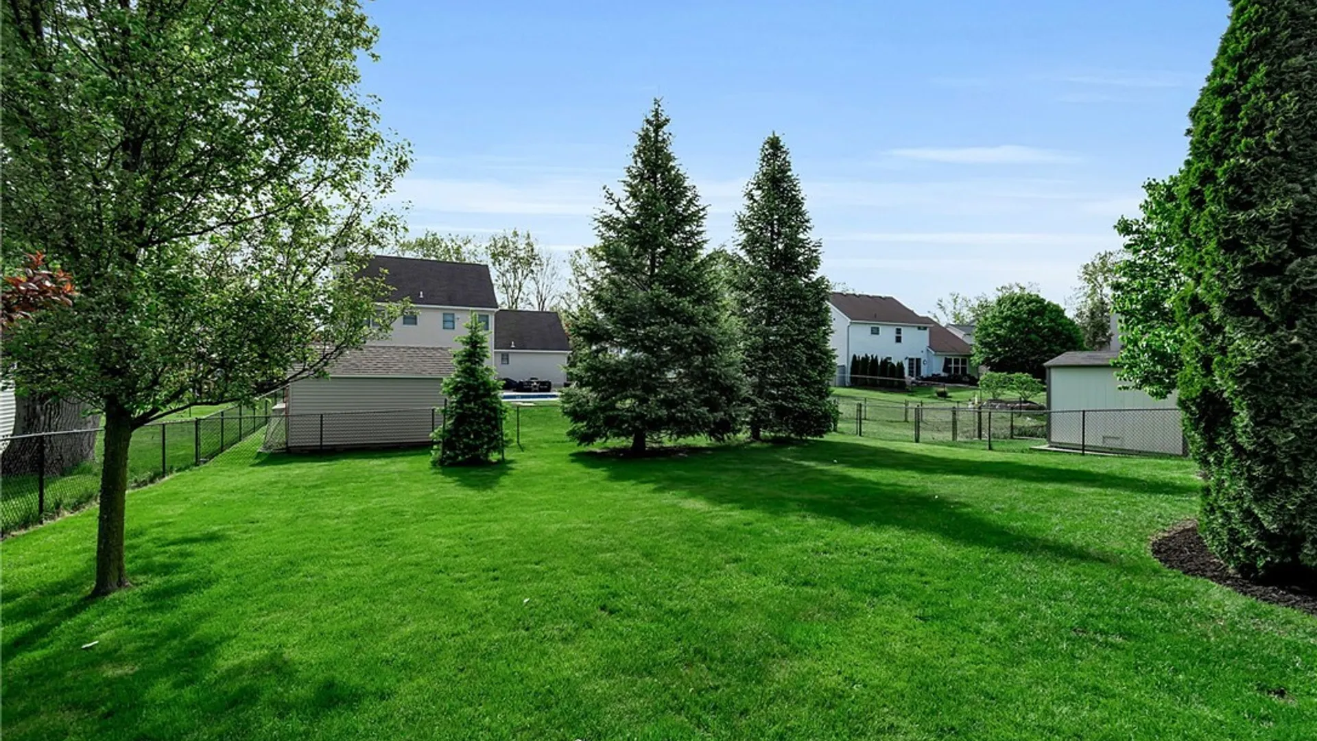 Property at 16 S Parrish Court, Amherst, NY 14228 47