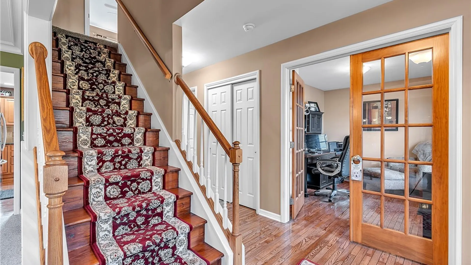 Property at 16 S Parrish Court, Amherst, NY 14228 5