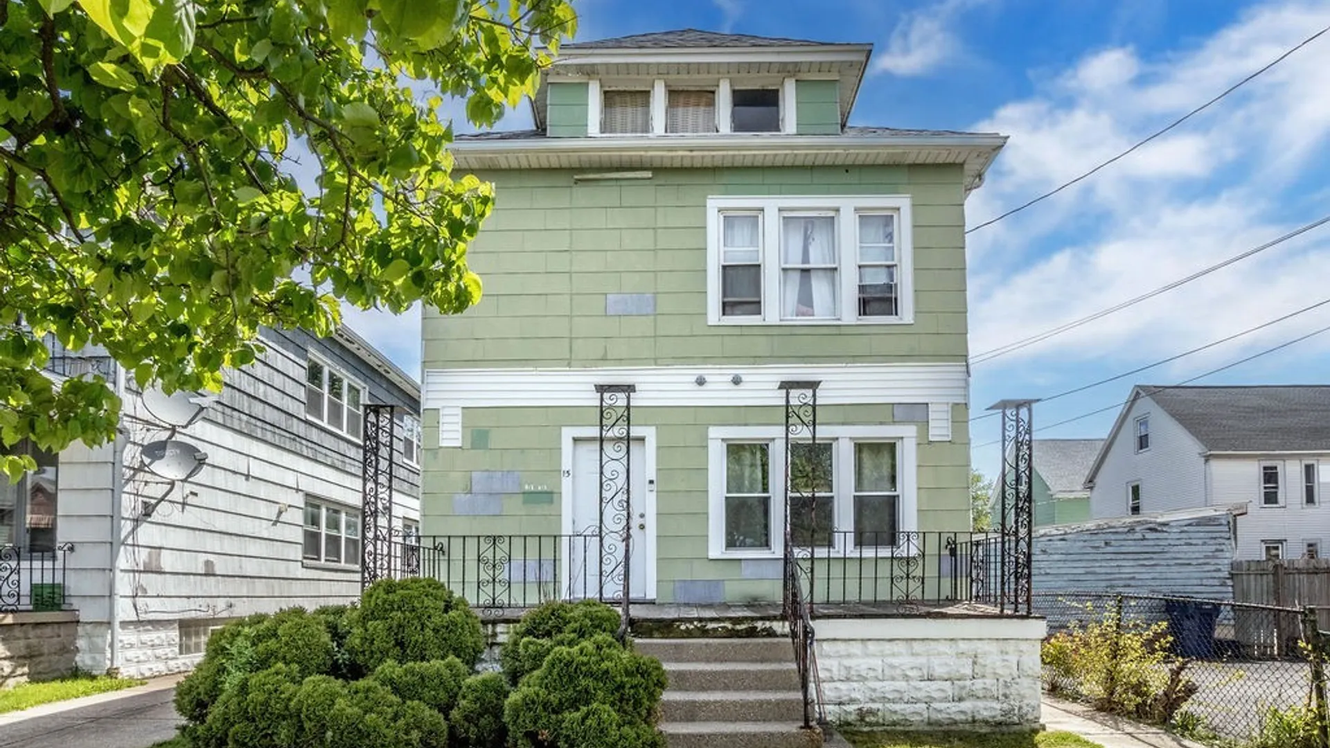 Property at 15 Sunset Street, Buffalo, NY 14207 3