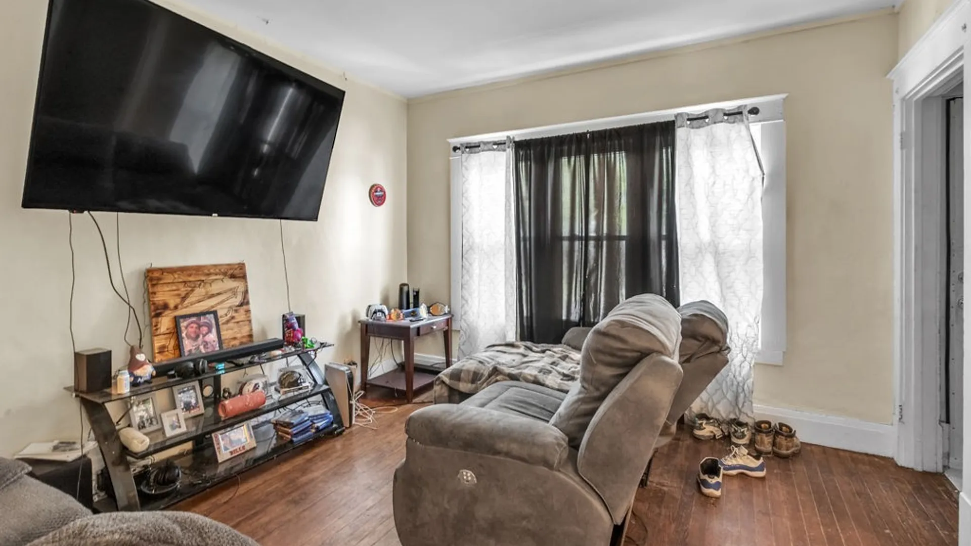 Property at 15 Sunset Street, Buffalo, NY 14207 9