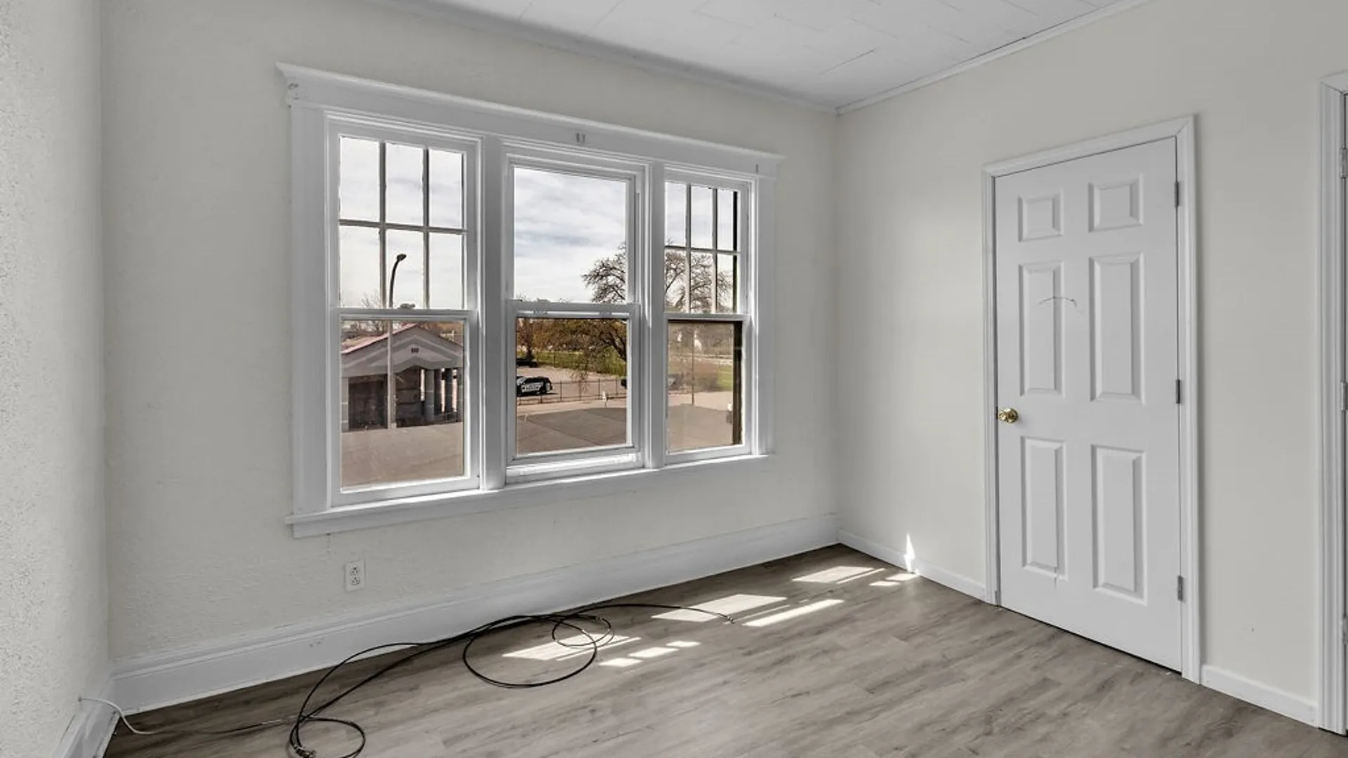 Property at 662 Hertel Avenue, Buffalo, NY 14207 10