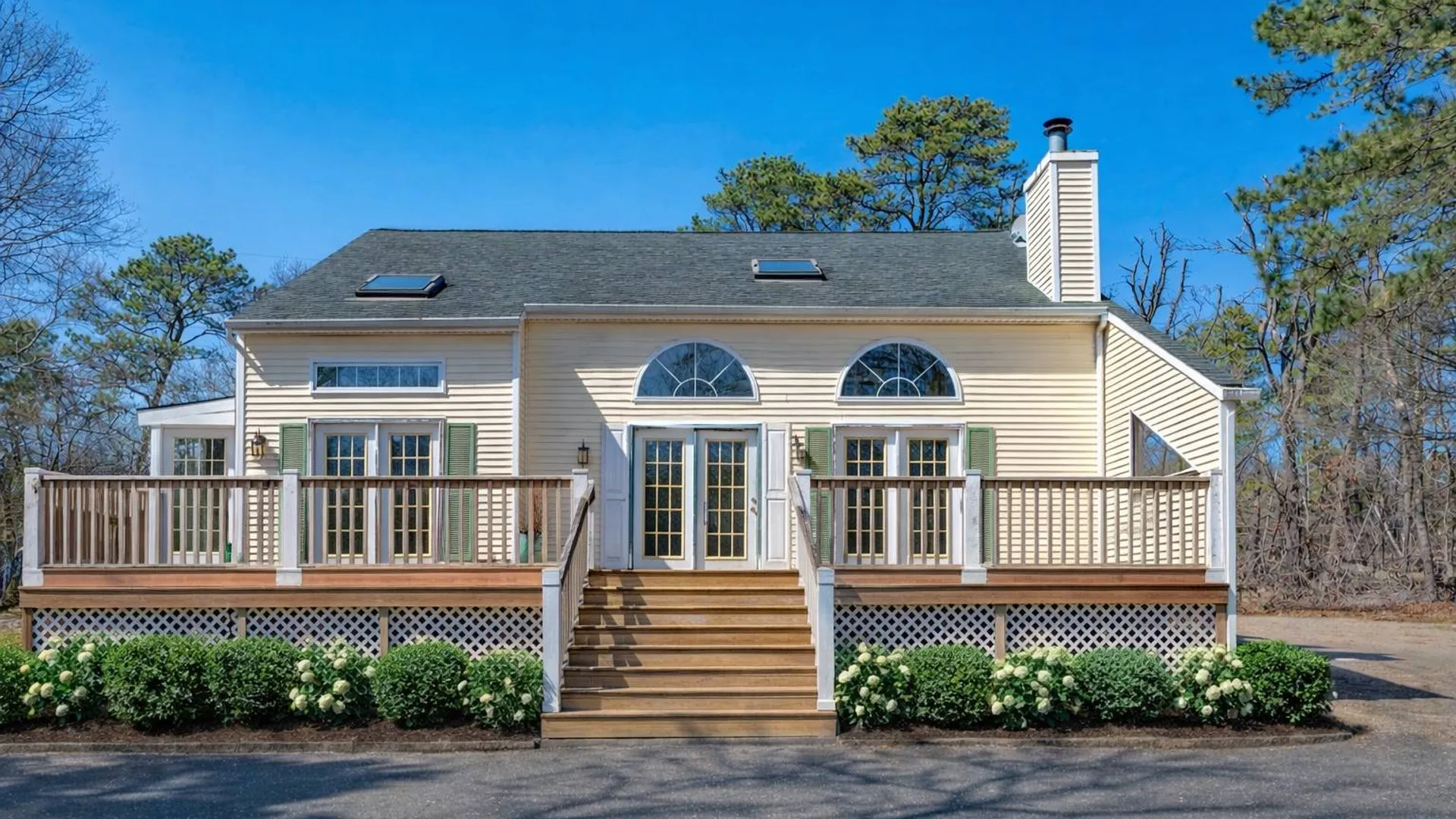 Property at 221 E MONTAUK HWY, Hampton Bays, NY 11946 2