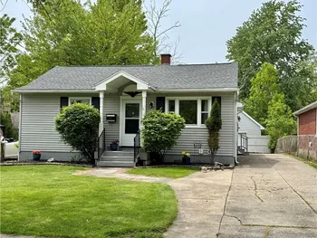 16 Gordon Street, Amherst, NY 14221