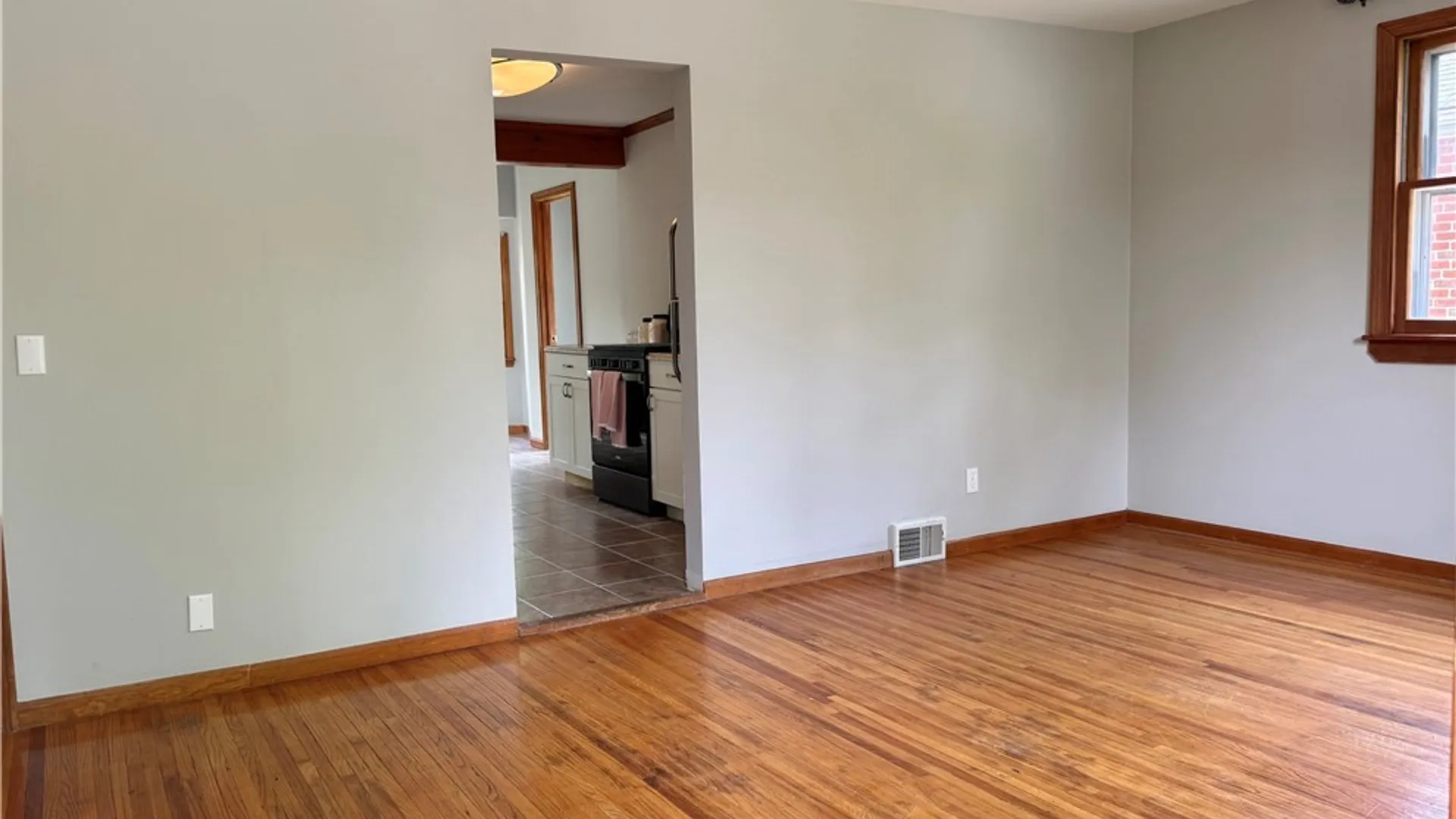 Property at 16 Gordon Street, Amherst, NY 14221 4